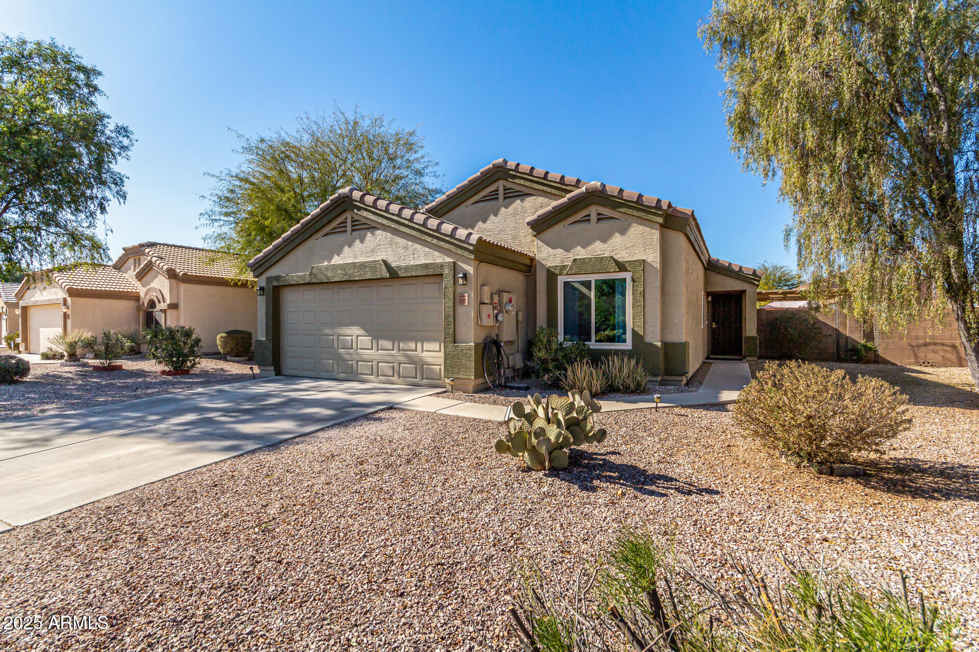 2135 N ST PEDRO Avenue