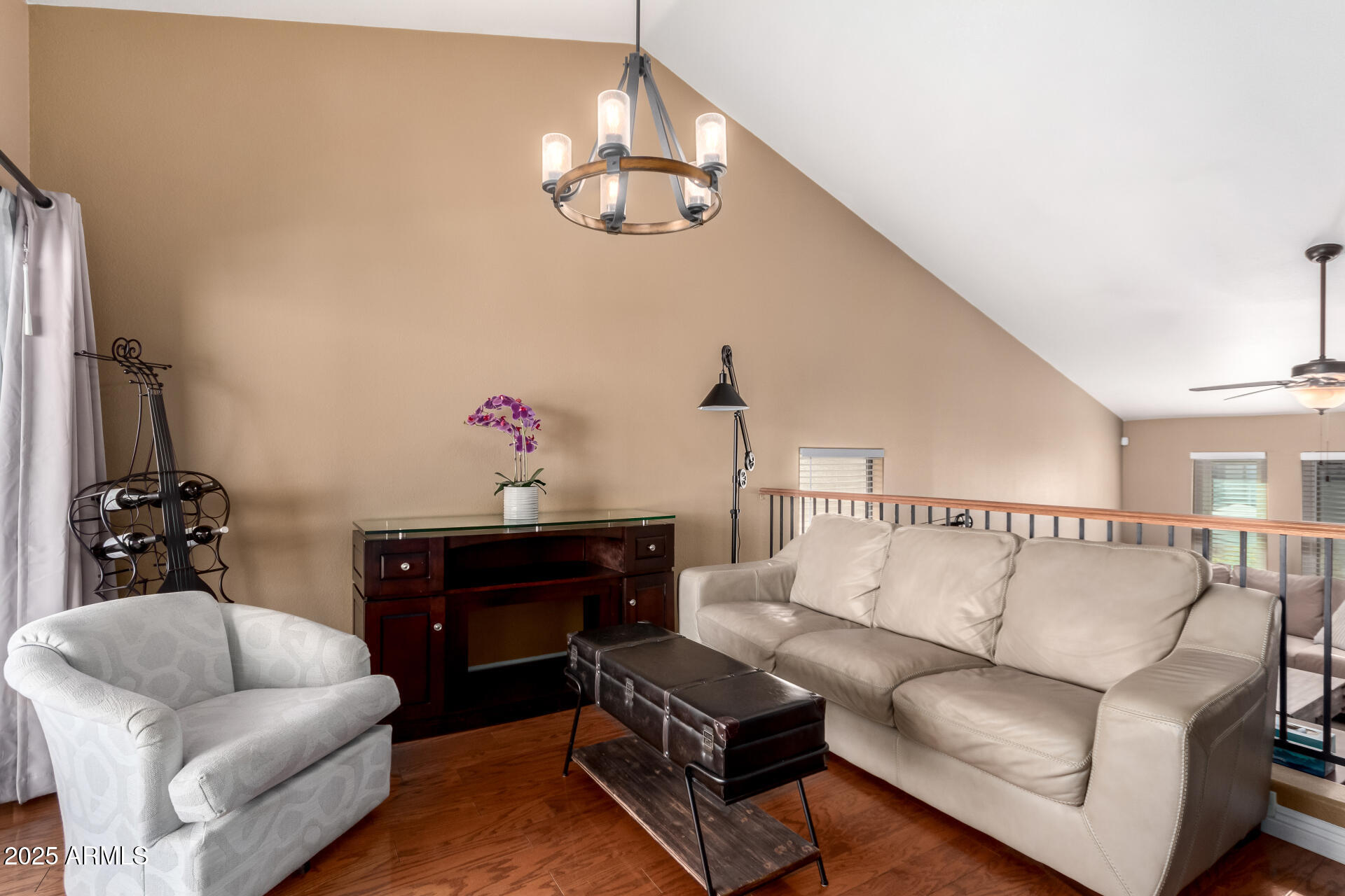 544 W SIERRA MADRE Avenue