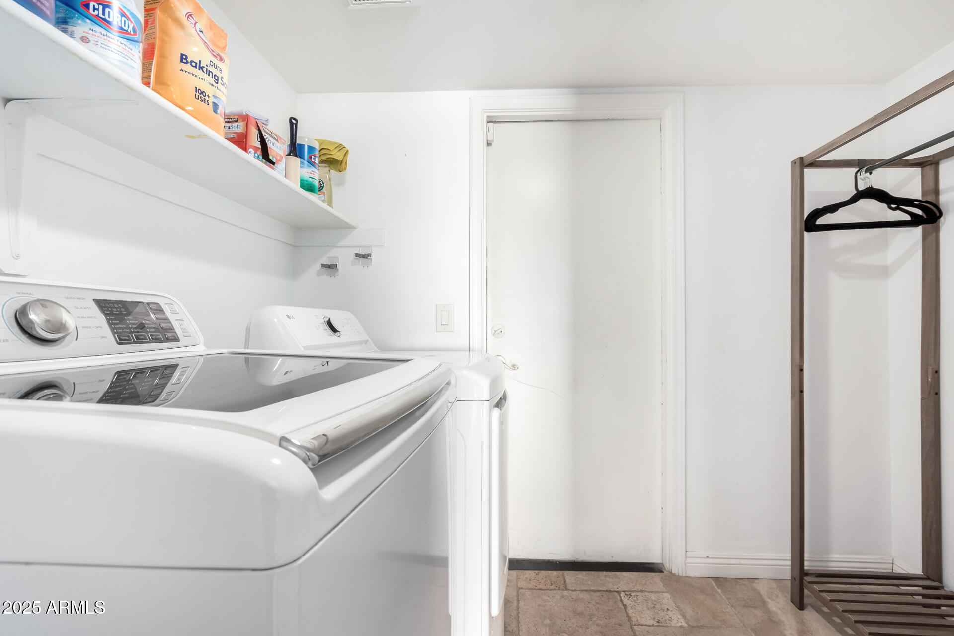 544 W SIERRA MADRE Avenue