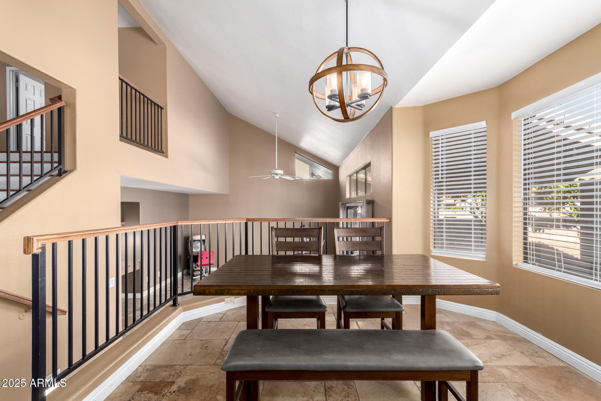 544 W SIERRA MADRE Avenue