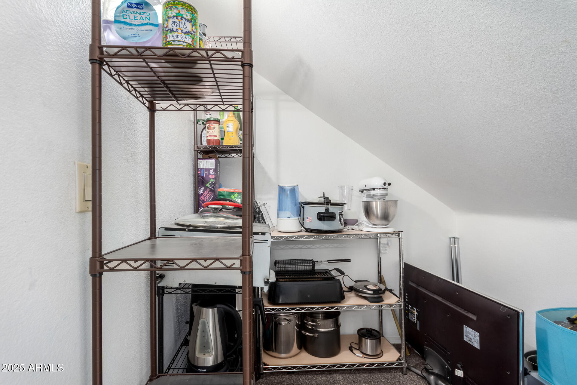 544 W SIERRA MADRE Avenue