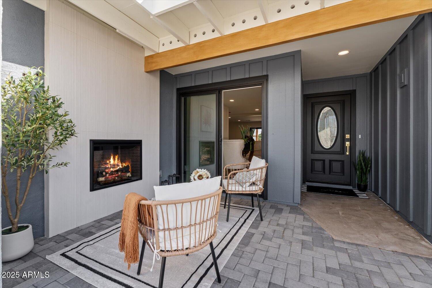 4437 N GRANITE REEF Road