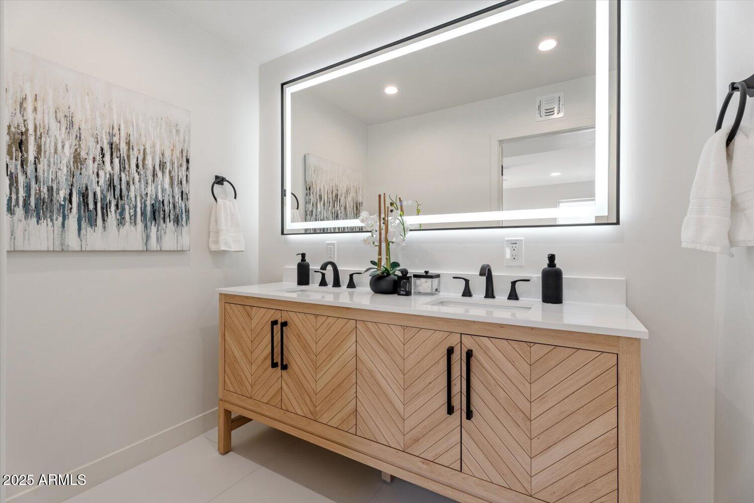 4437 N GRANITE REEF Road