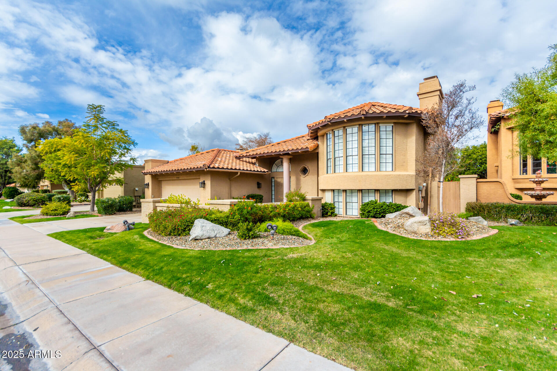 5418 E PIPING ROCK Road