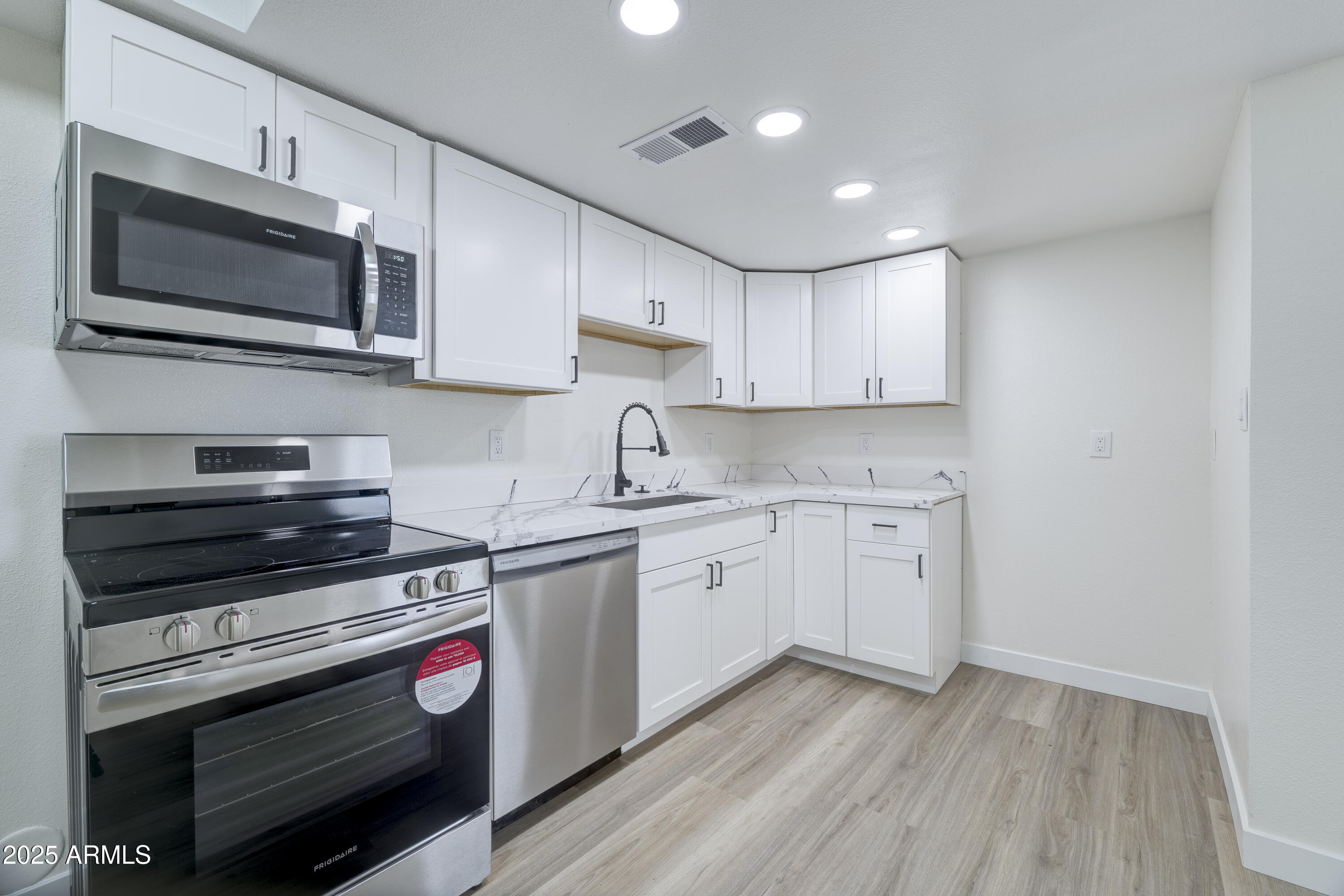 948 S ALMA SCHOOL Road # 160