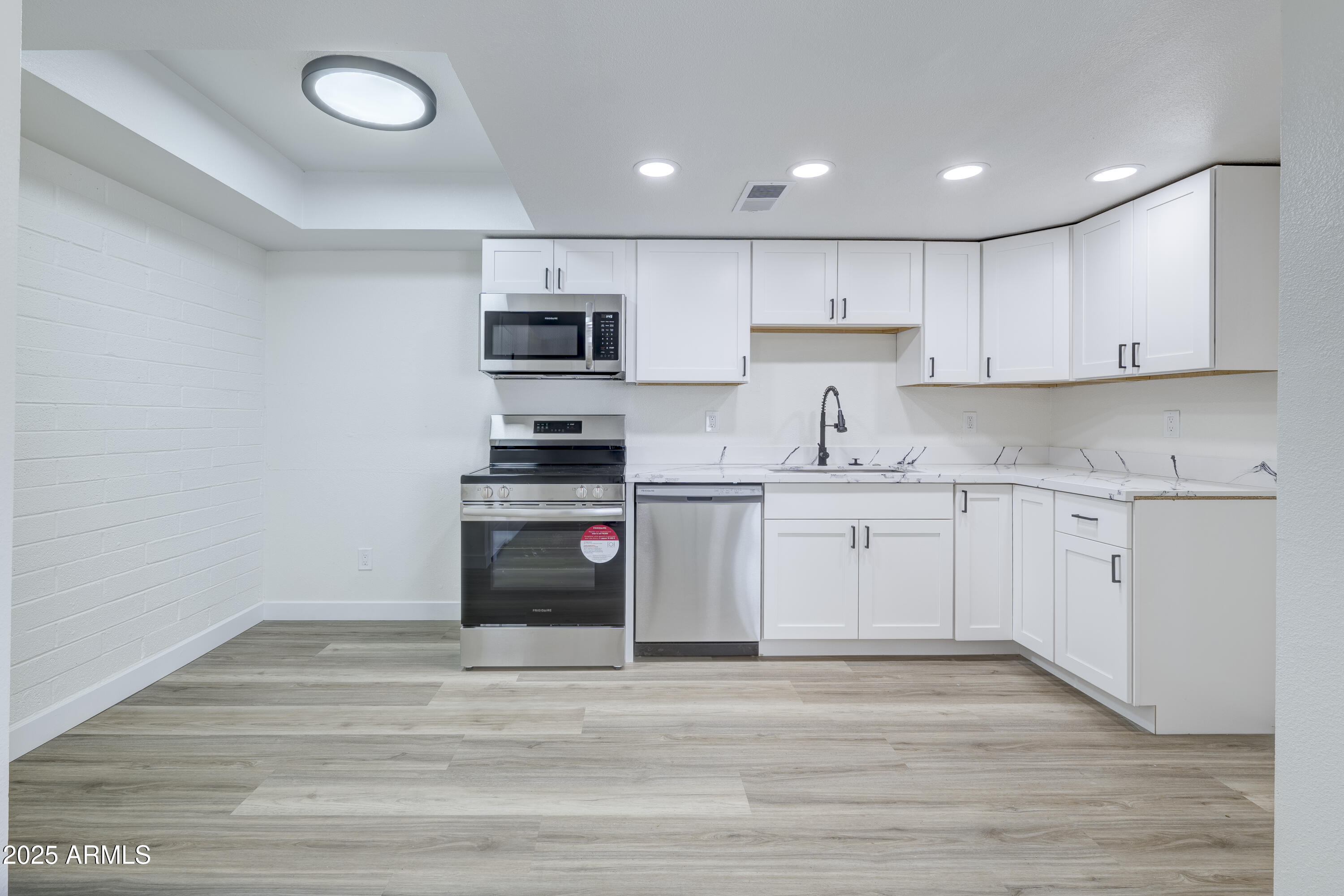 948 S ALMA SCHOOL Road # 160