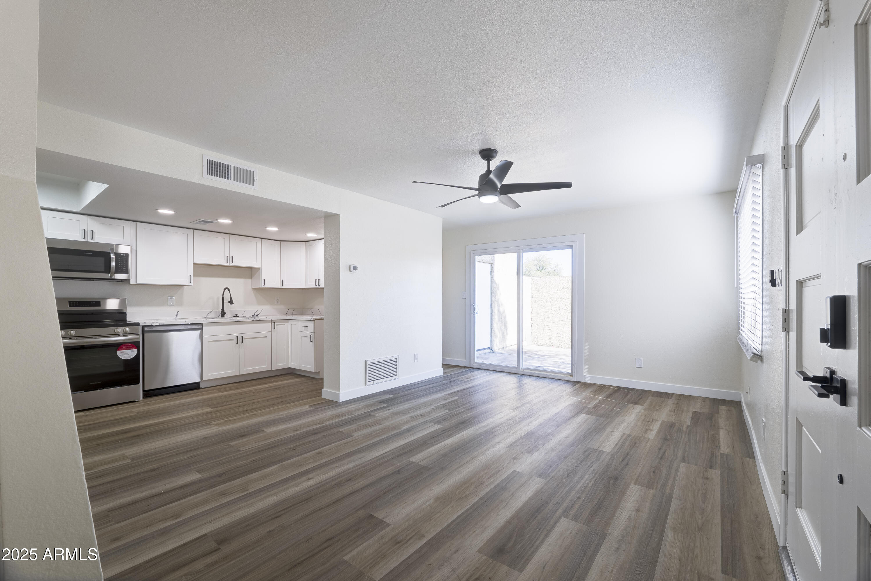 948 S ALMA SCHOOL Road # 160