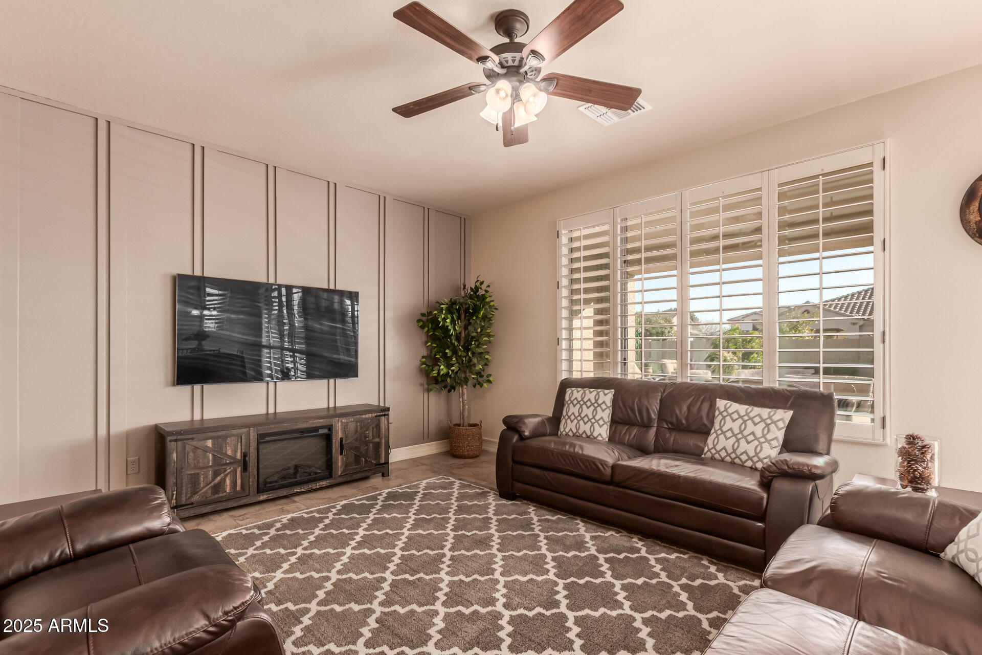 11105 E QUINTANA Avenue