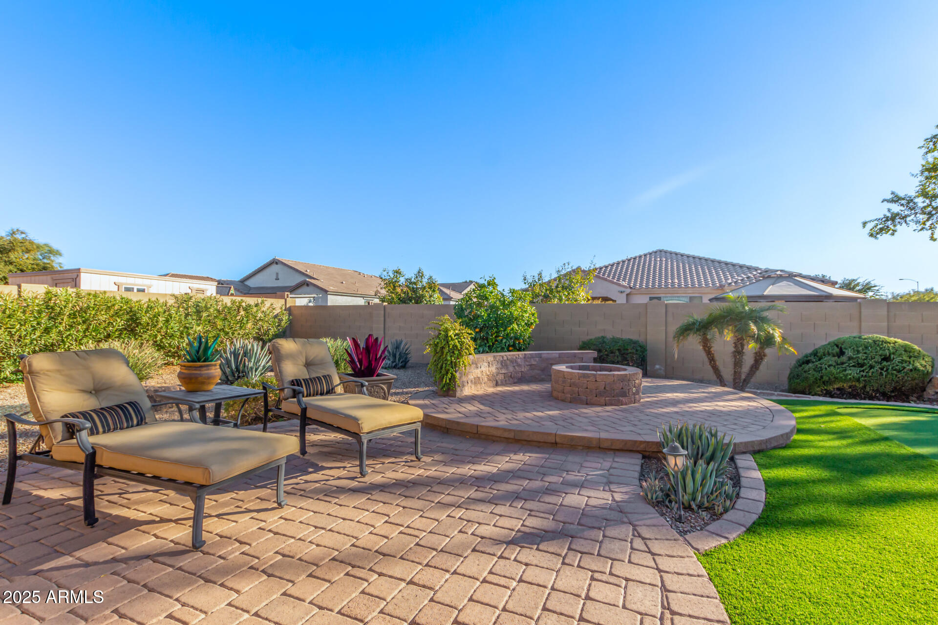 11105 E QUINTANA Avenue