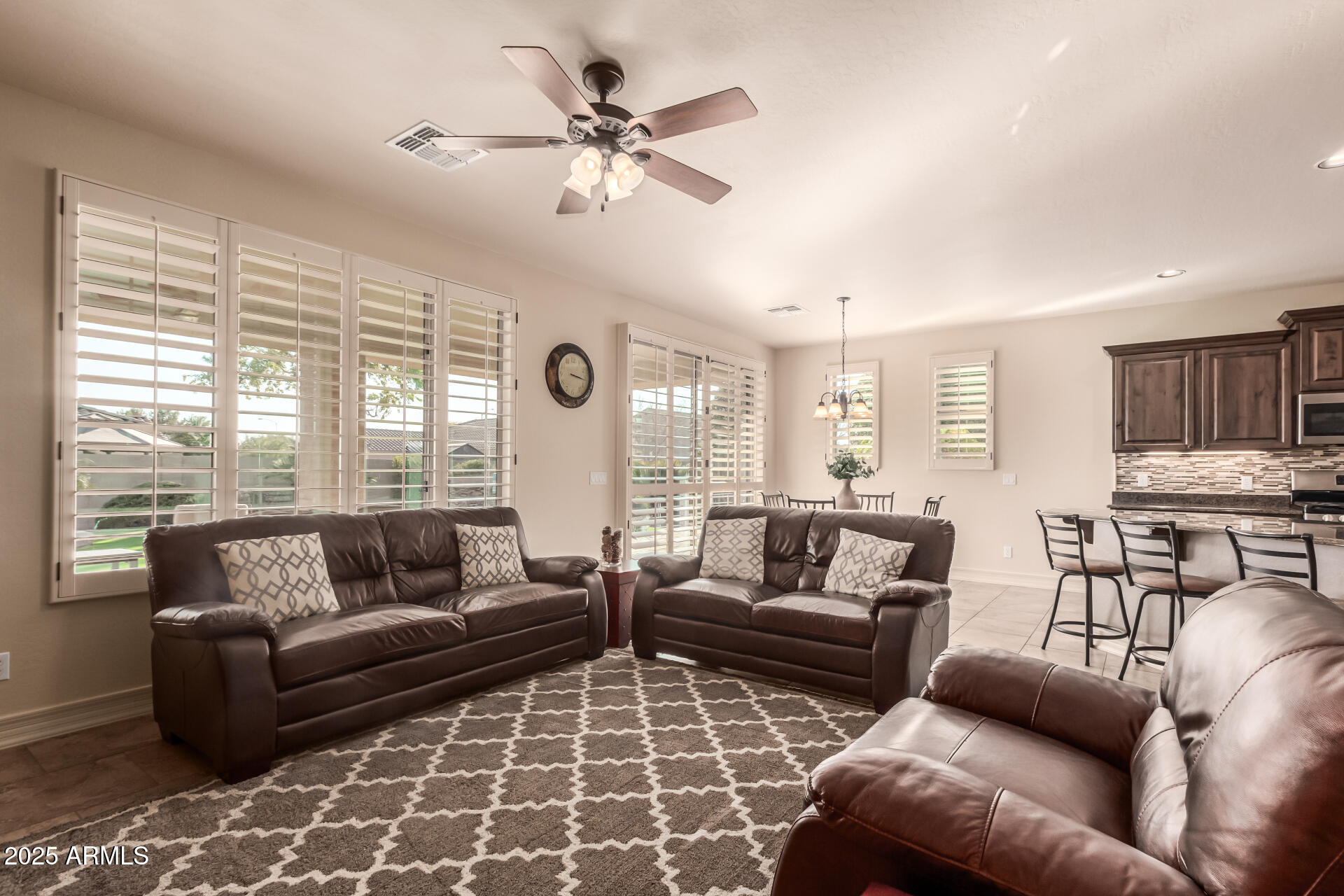 11105 E QUINTANA Avenue