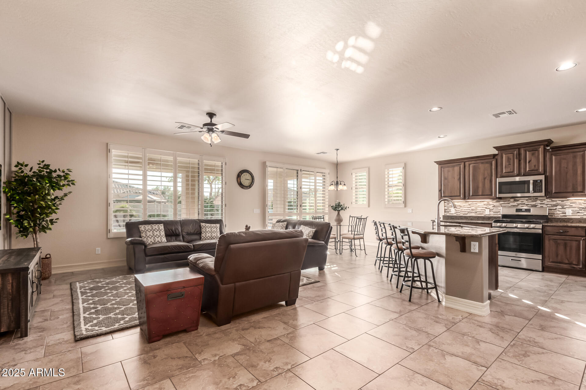 11105 E QUINTANA Avenue