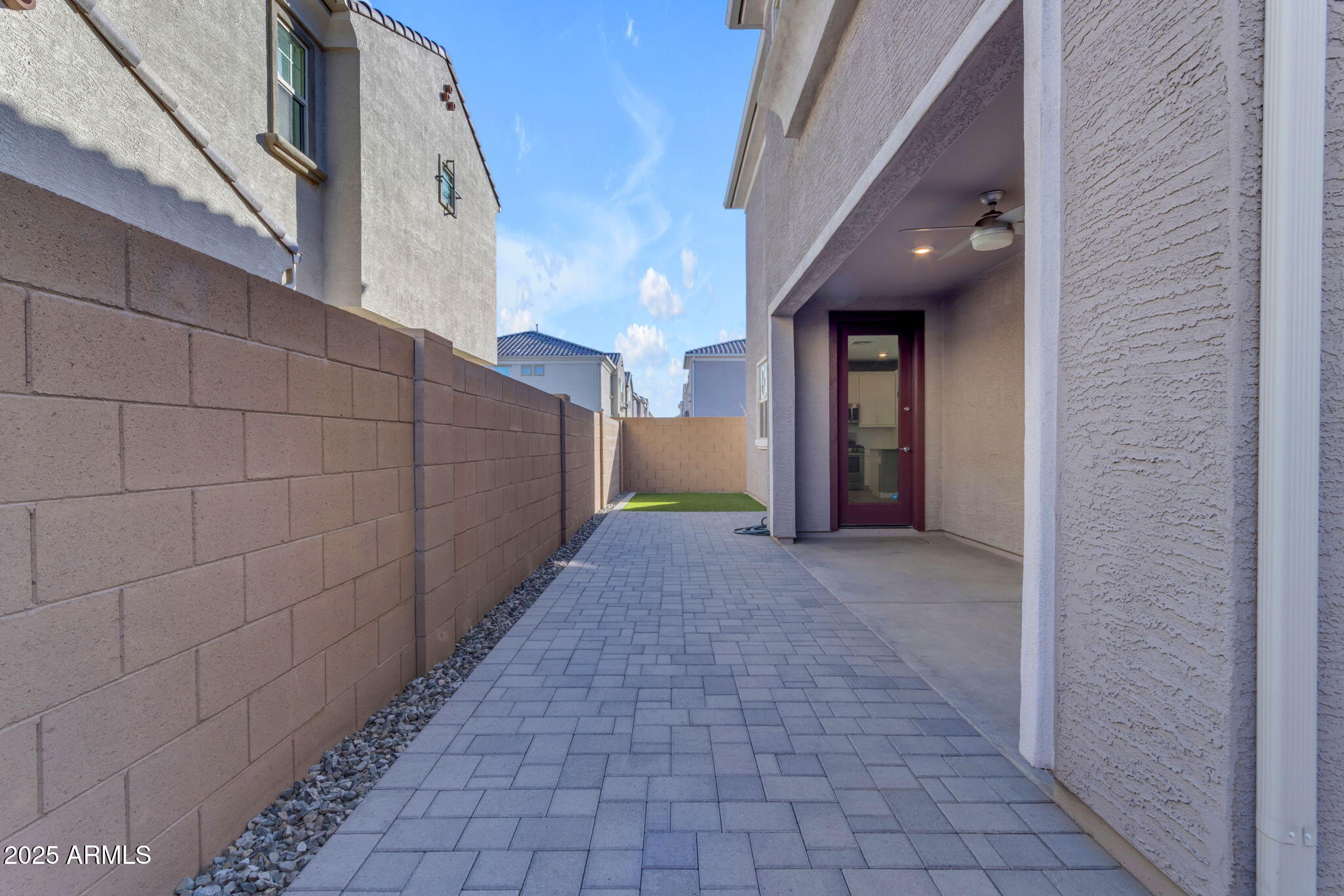 1112 E NEWLAND Drive