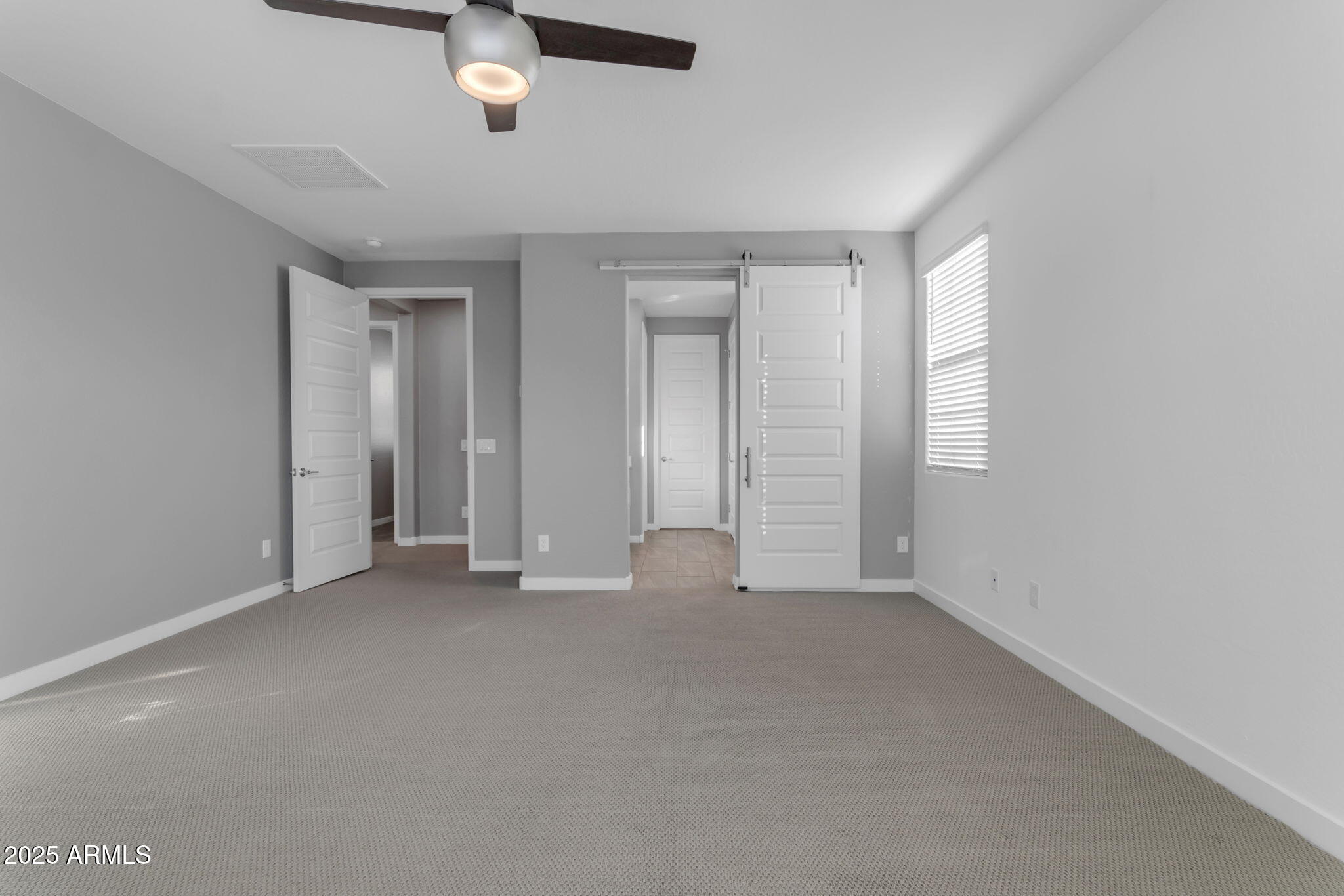 1112 E NEWLAND Drive