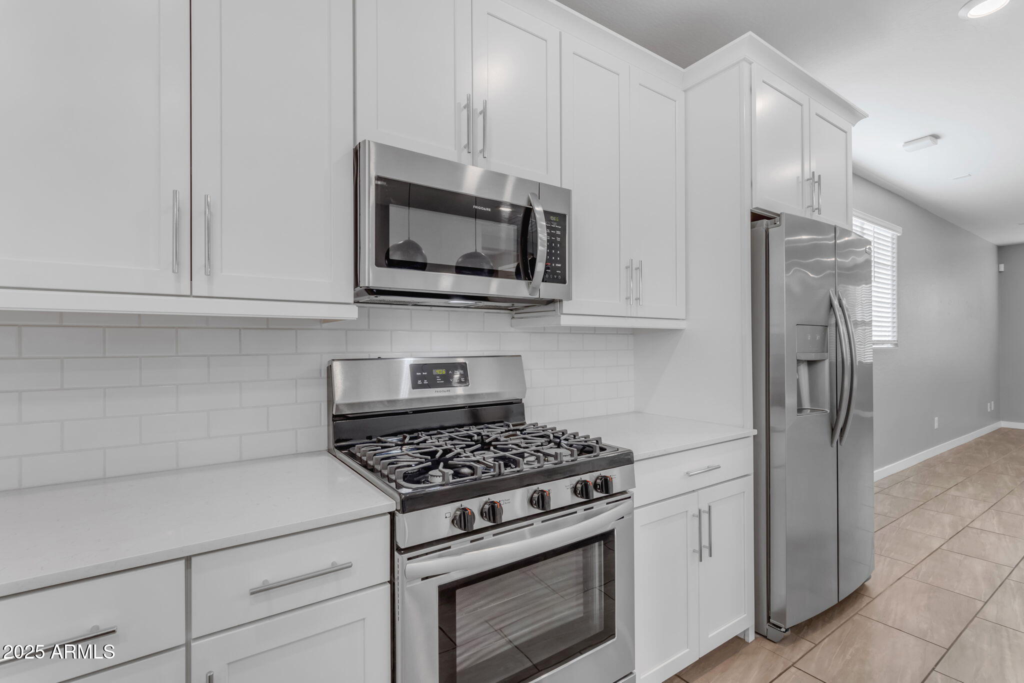 1112 E NEWLAND Drive