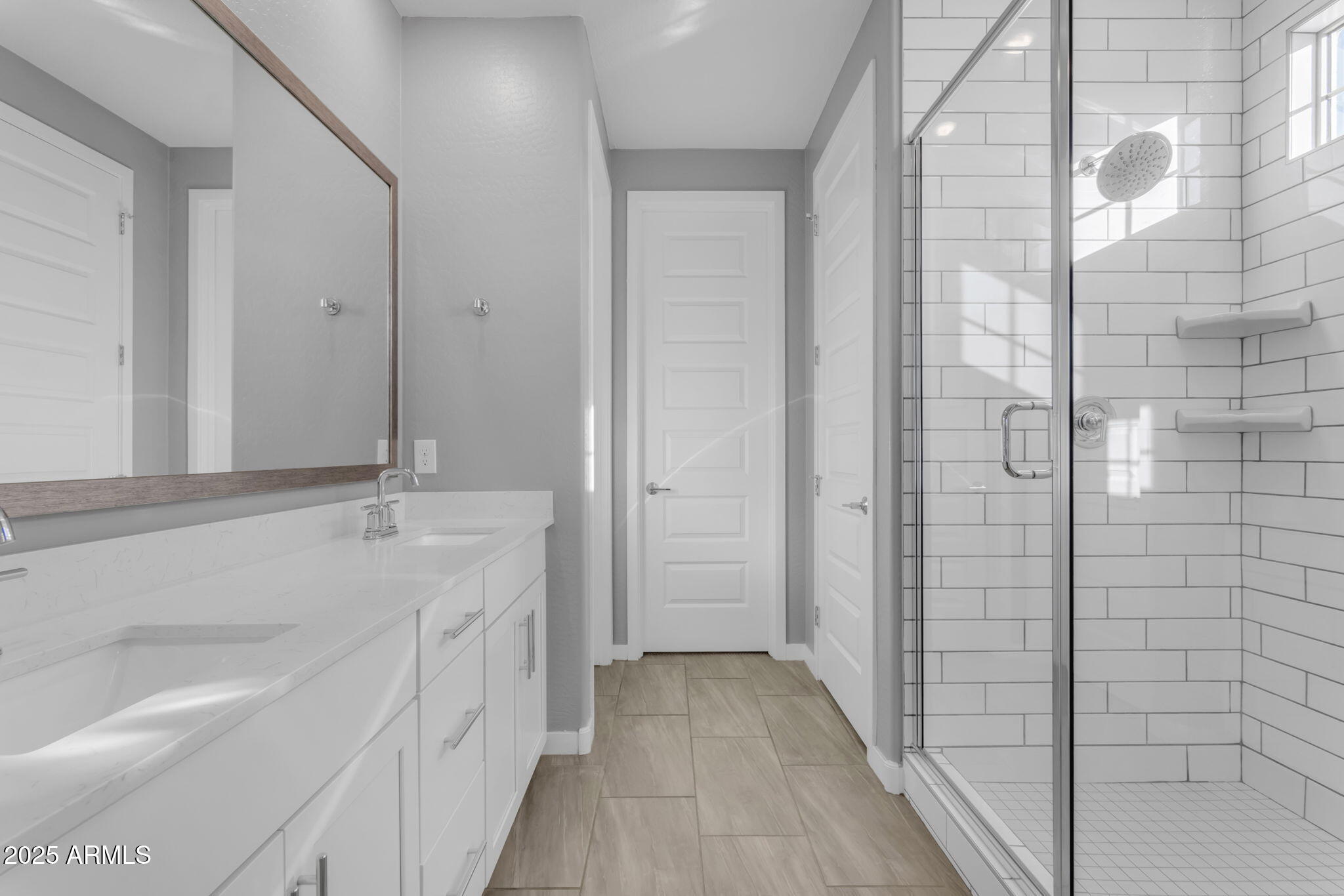 1112 E NEWLAND Drive