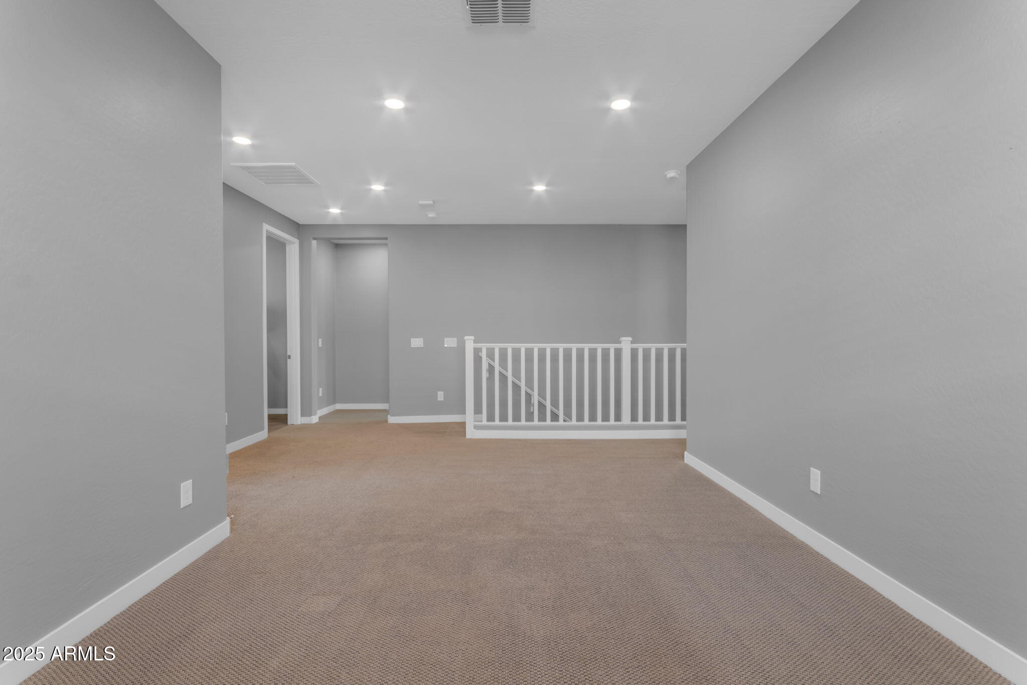 1112 E NEWLAND Drive