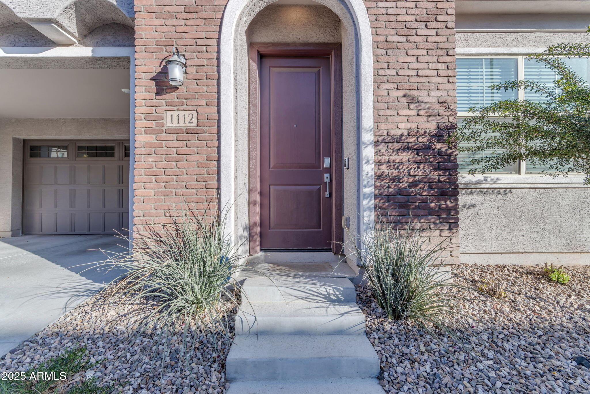 1112 E NEWLAND Drive