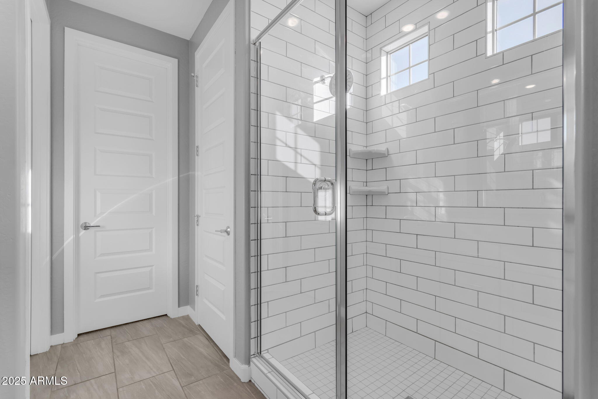 1112 E NEWLAND Drive