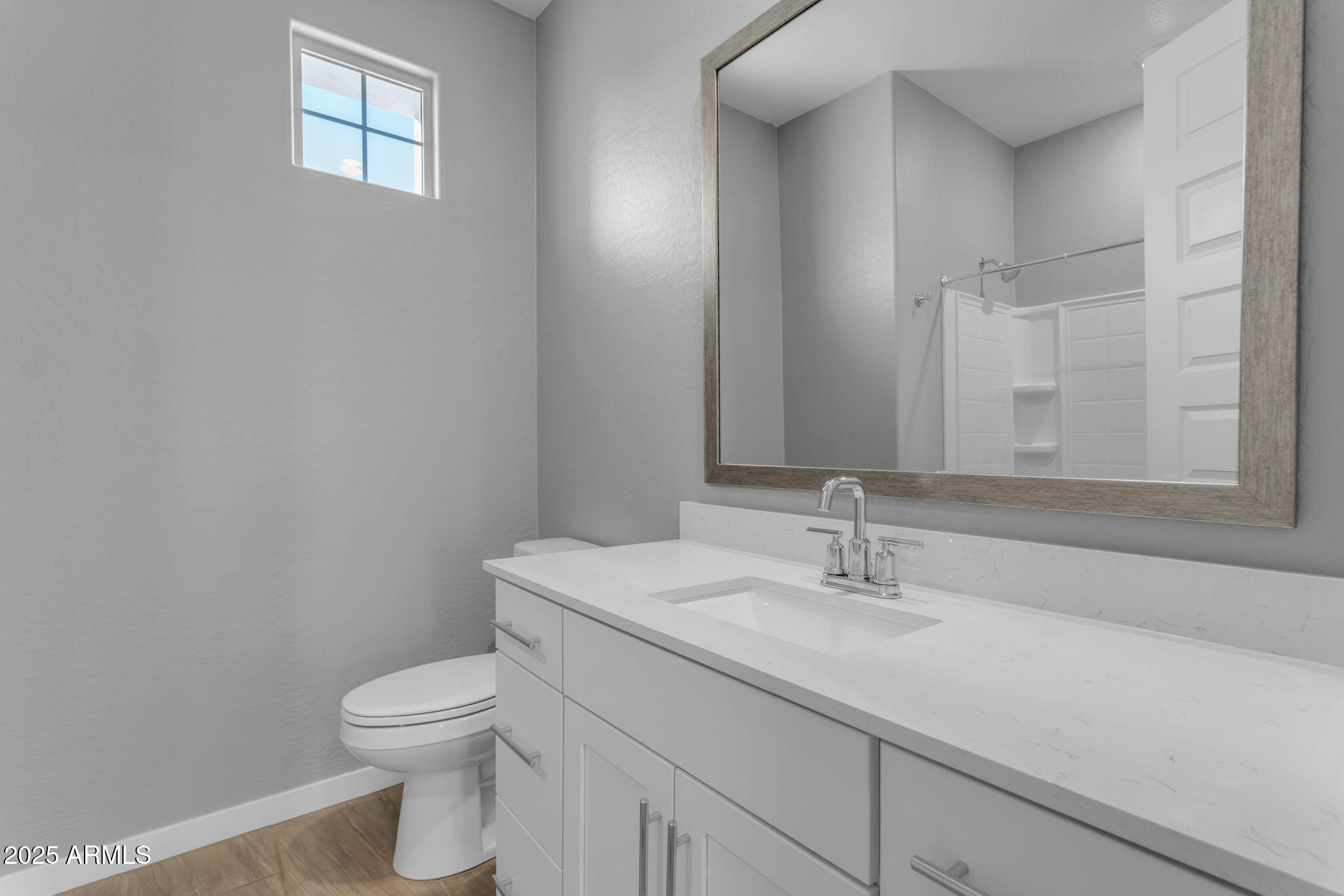 1112 E NEWLAND Drive