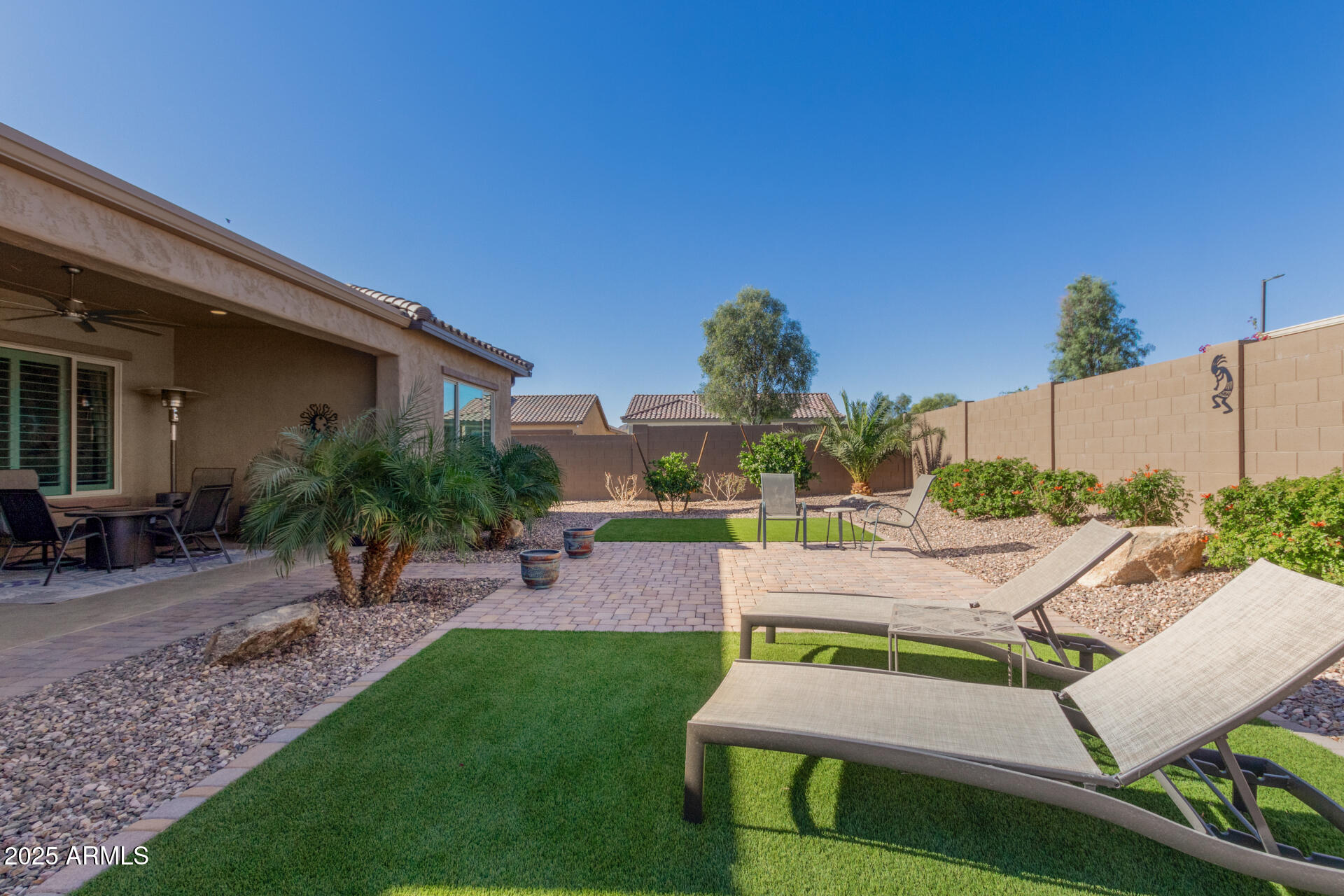 8202 W MERRIWEATHER Way