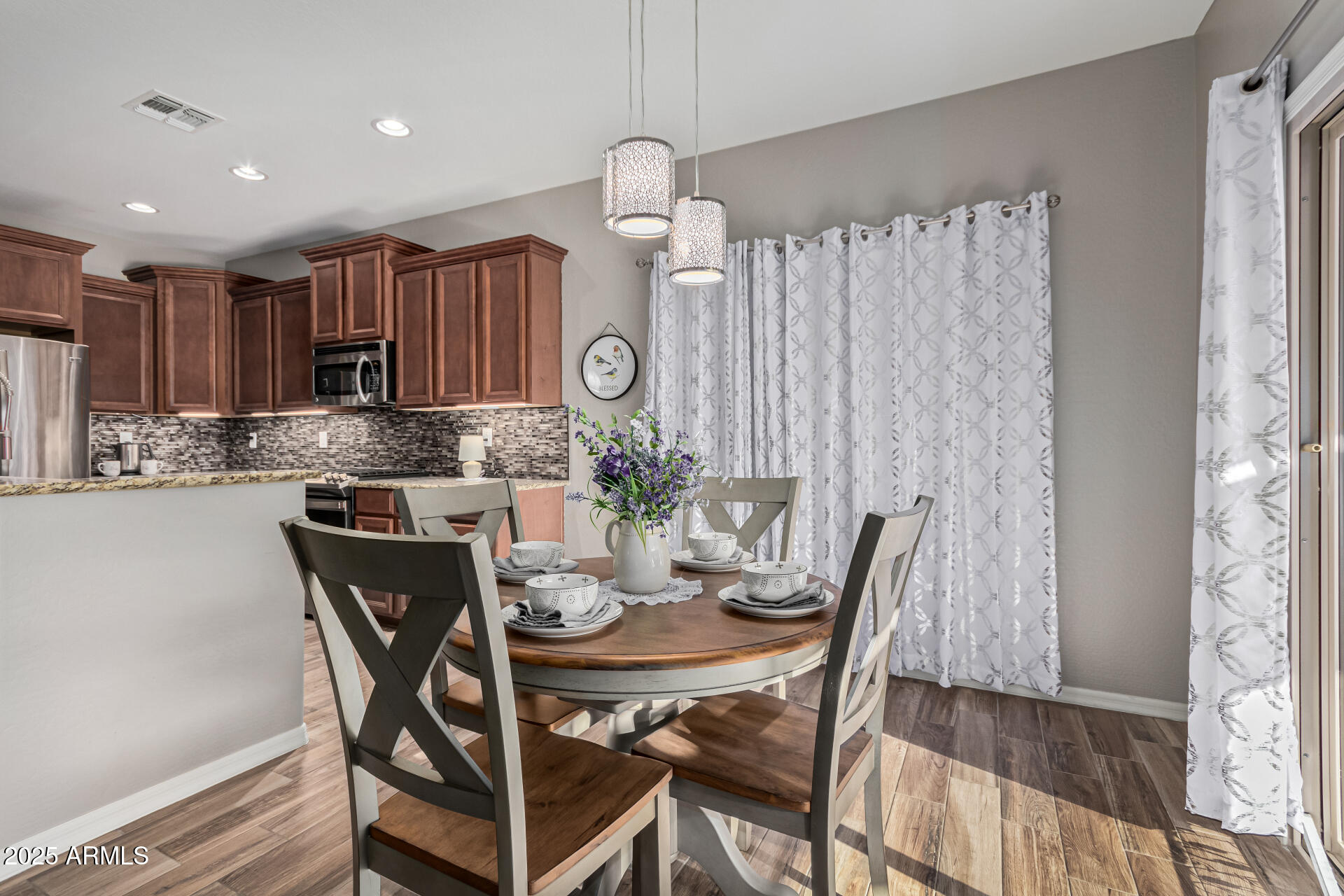 337 W STANLEY Avenue