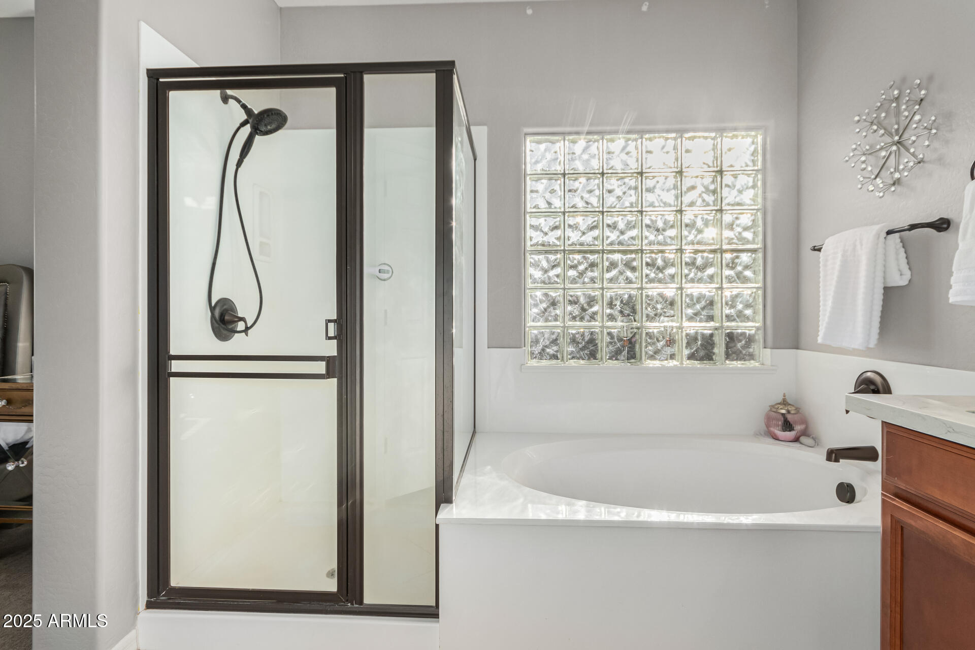 337 W STANLEY Avenue