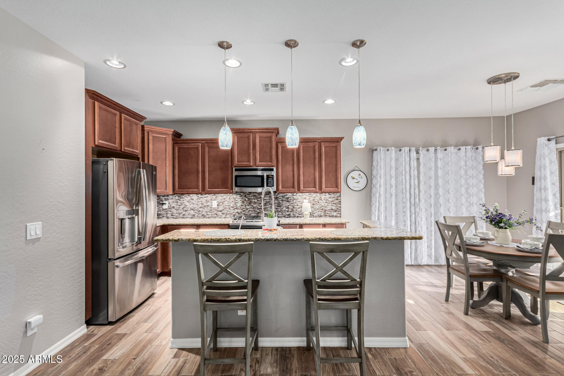 337 W STANLEY Avenue