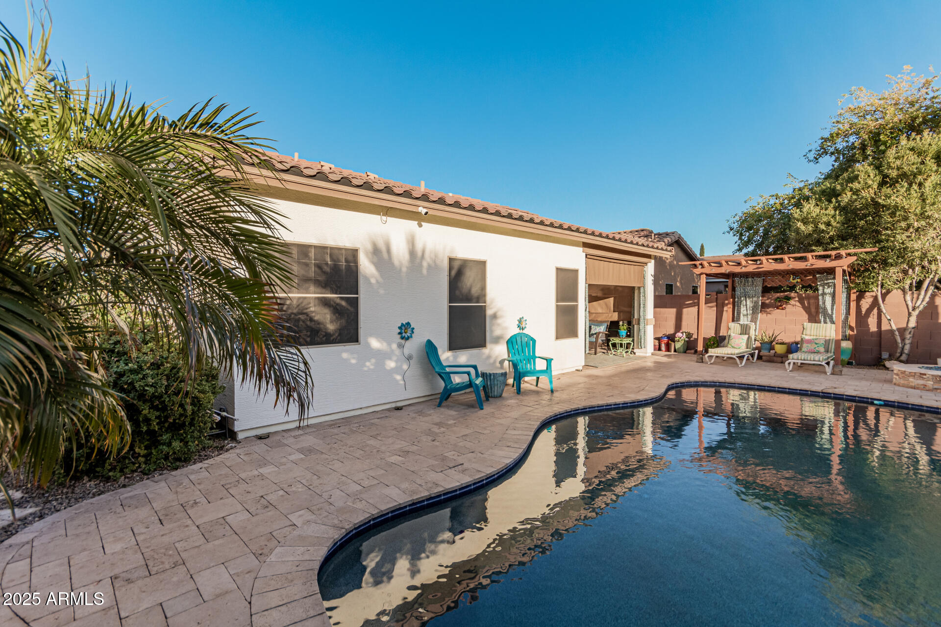 337 W STANLEY Avenue