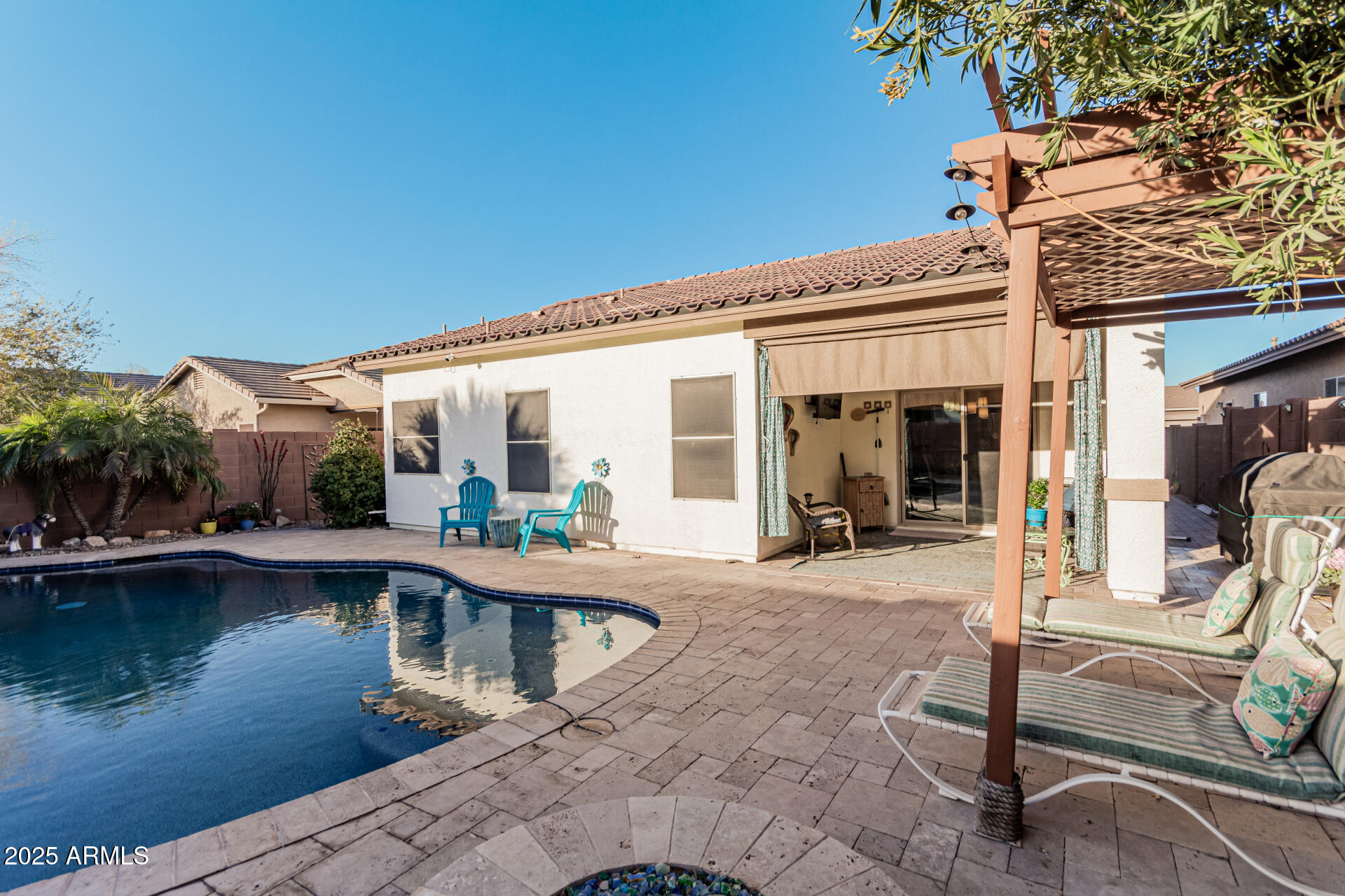 337 W STANLEY Avenue