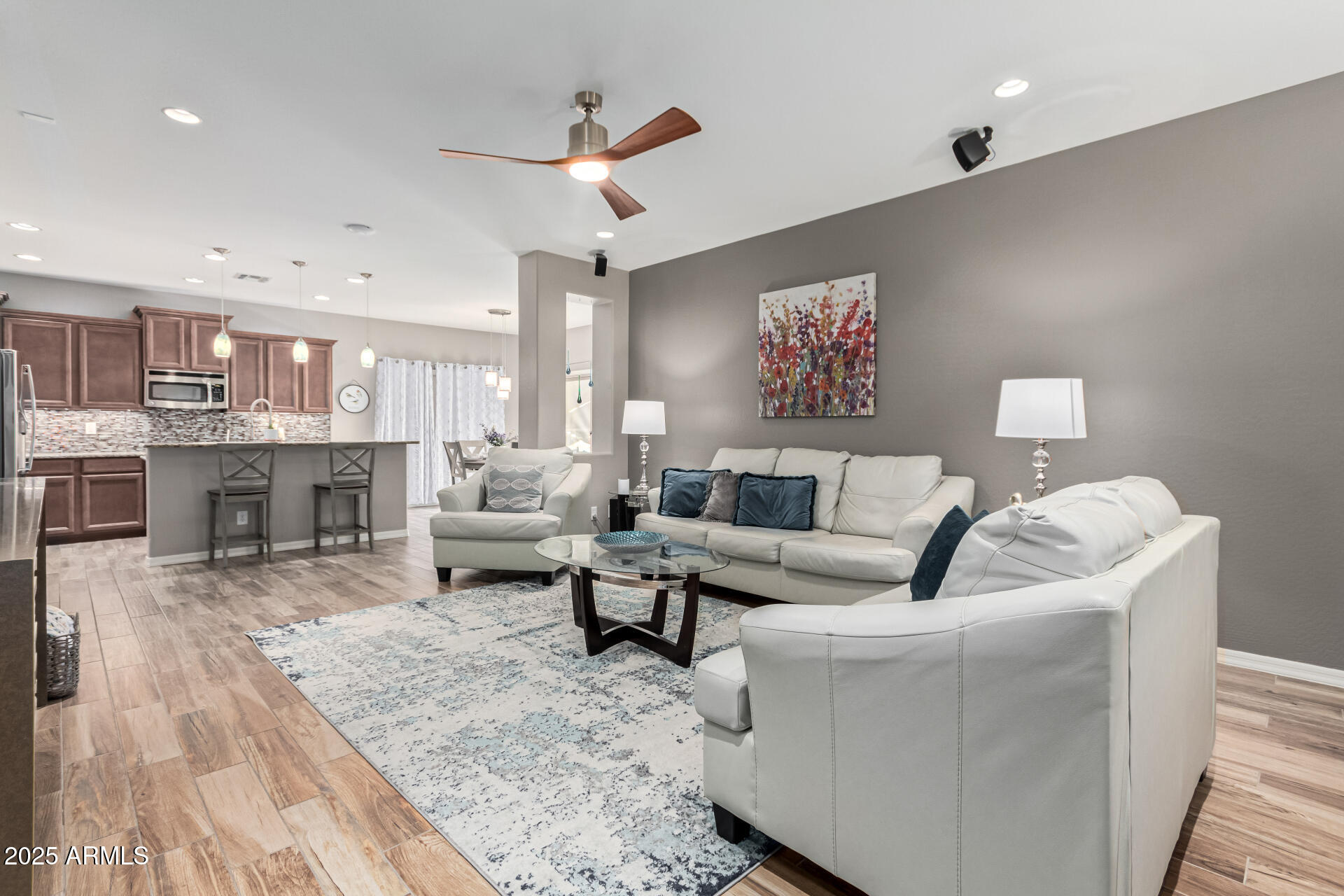 337 W STANLEY Avenue