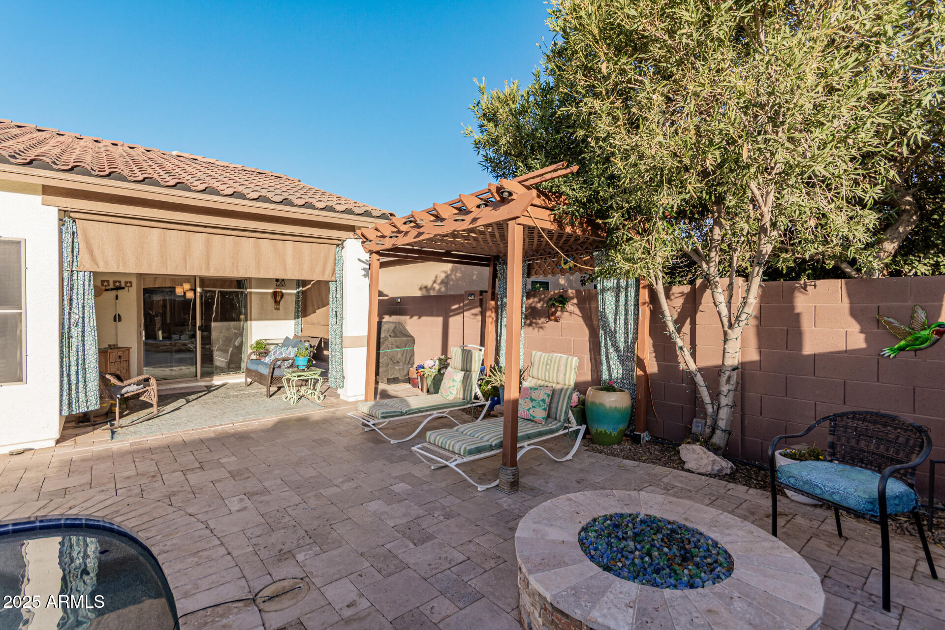 337 W STANLEY Avenue