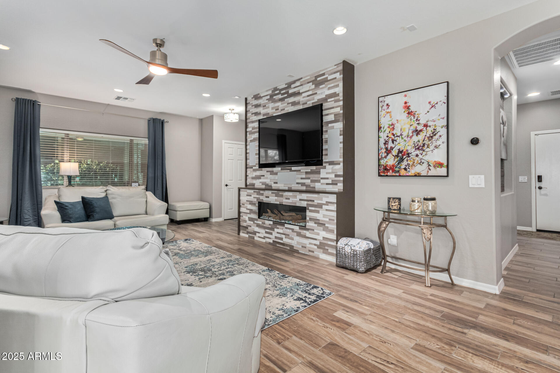 337 W STANLEY Avenue