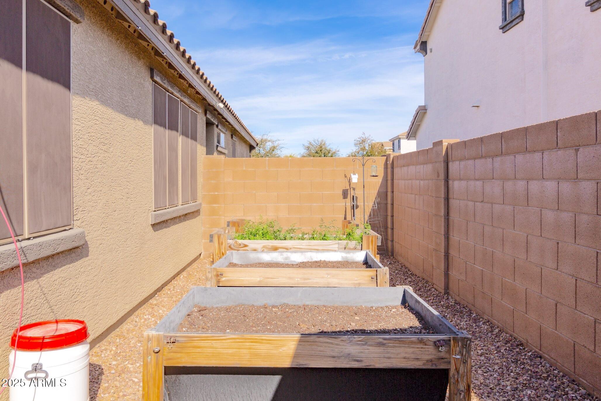 21081 E VIA DE OLIVOS --