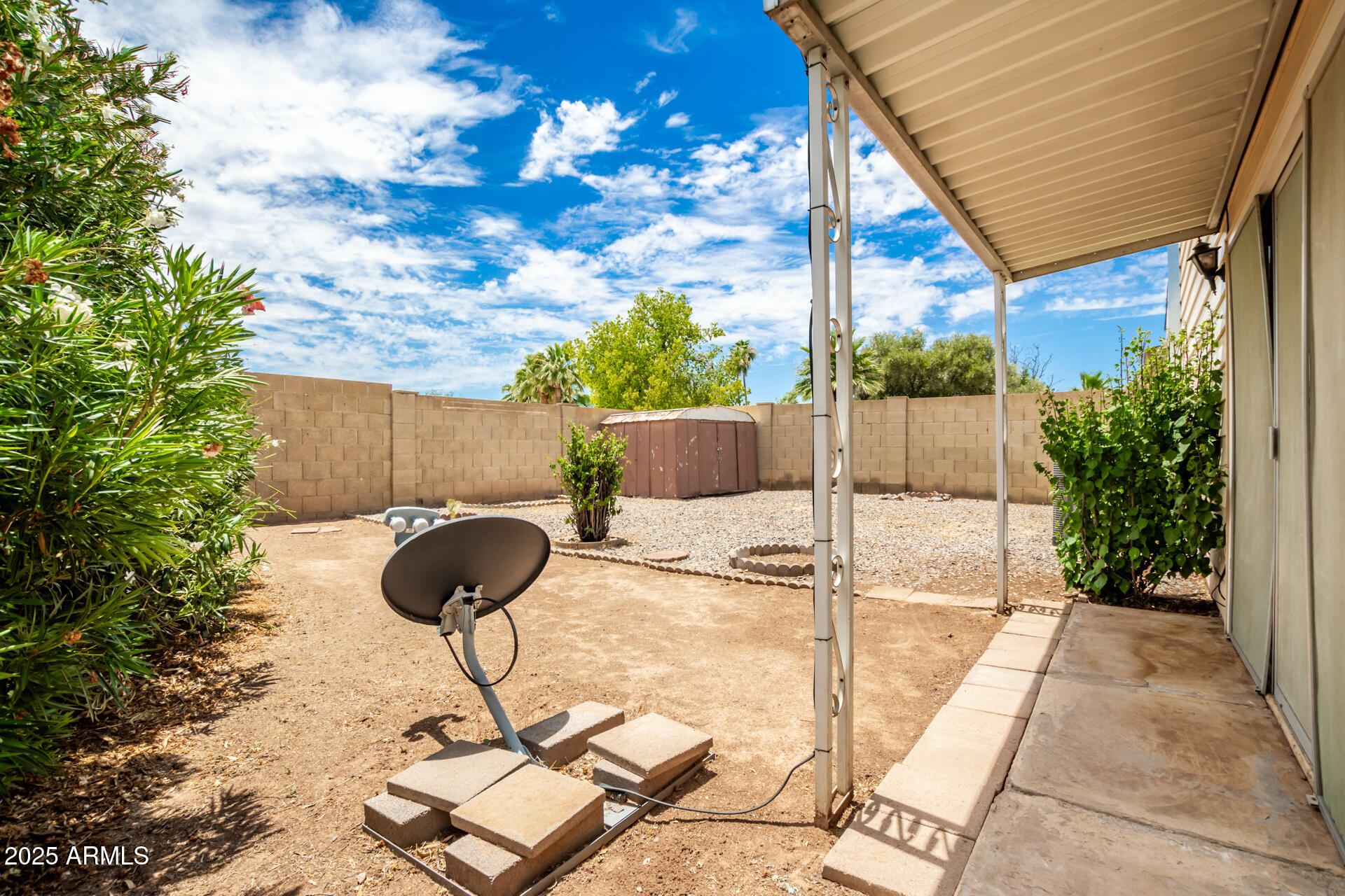 10461 W DEVONSHIRE Avenue