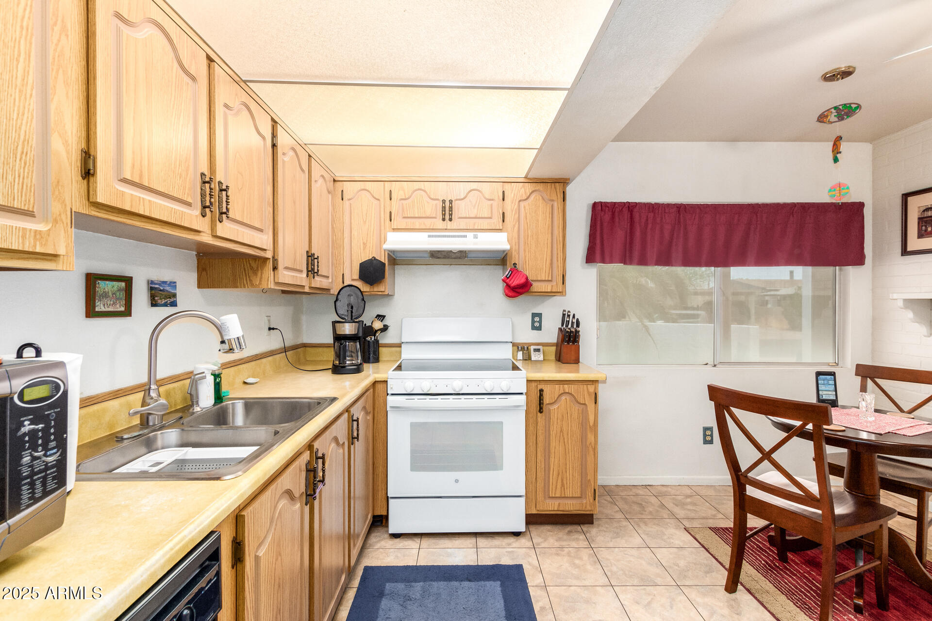 10461 W DEVONSHIRE Avenue