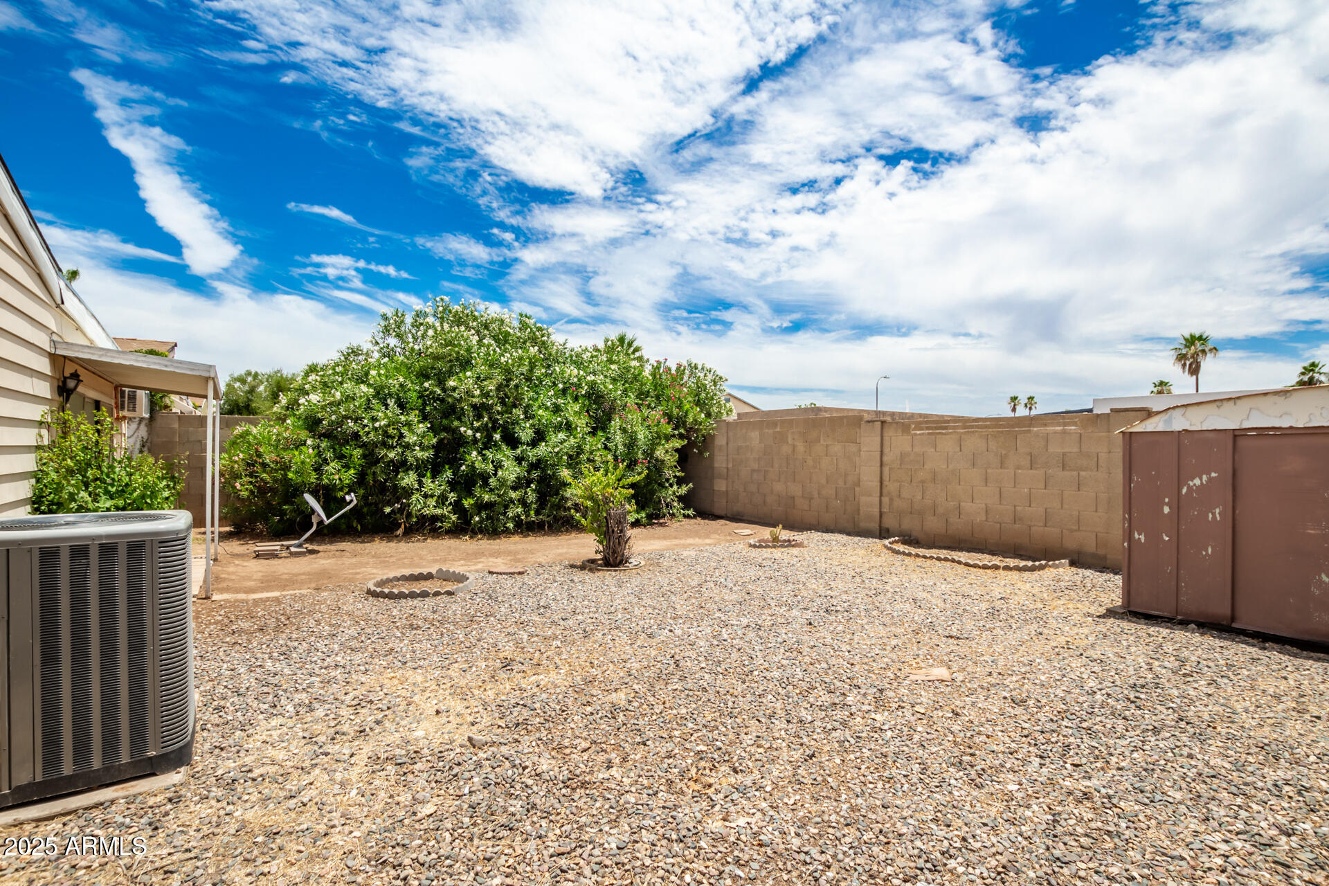 10461 W DEVONSHIRE Avenue