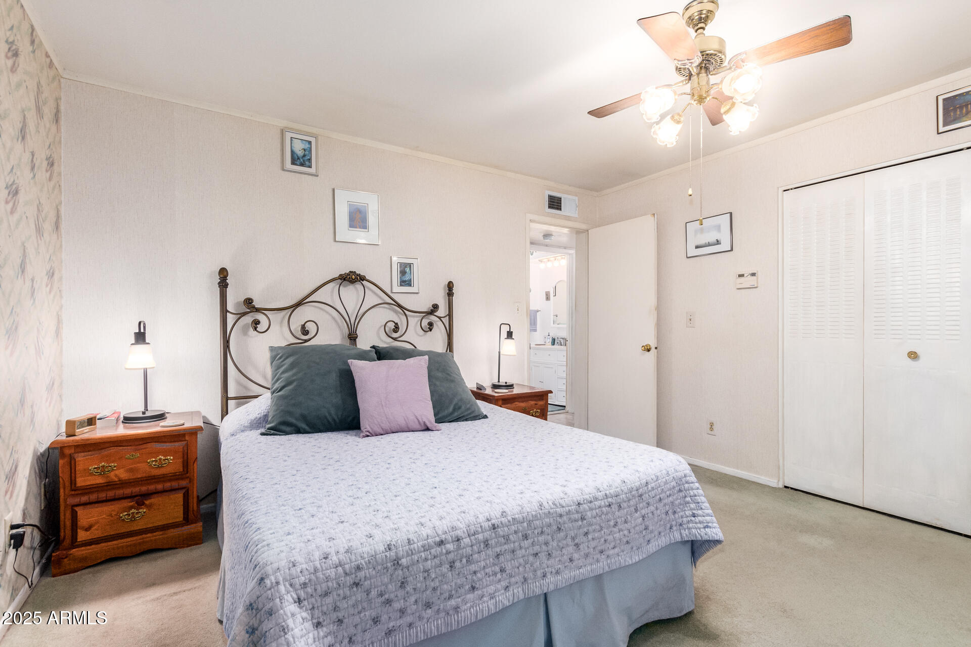 10461 W DEVONSHIRE Avenue