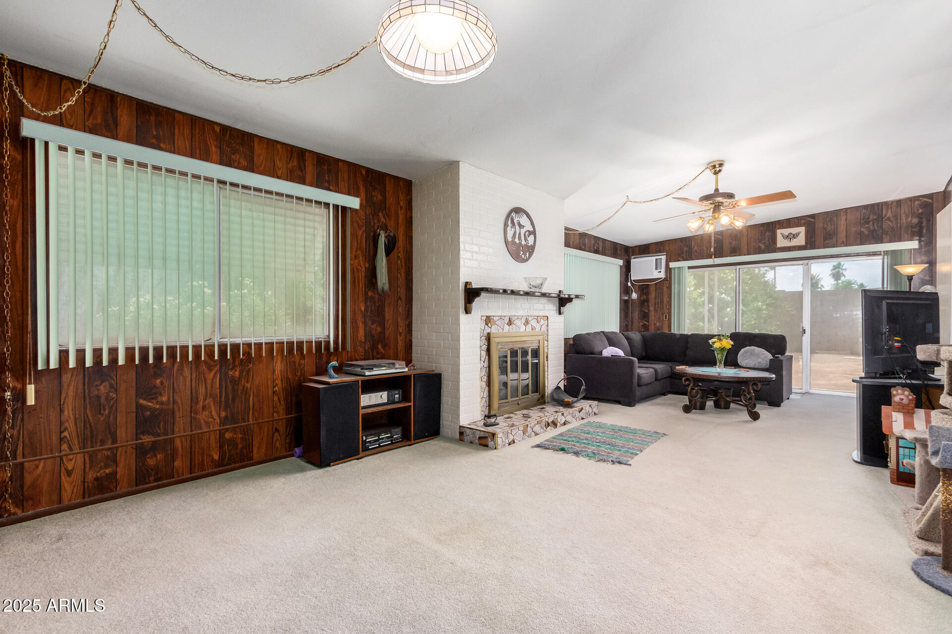 10461 W DEVONSHIRE Avenue