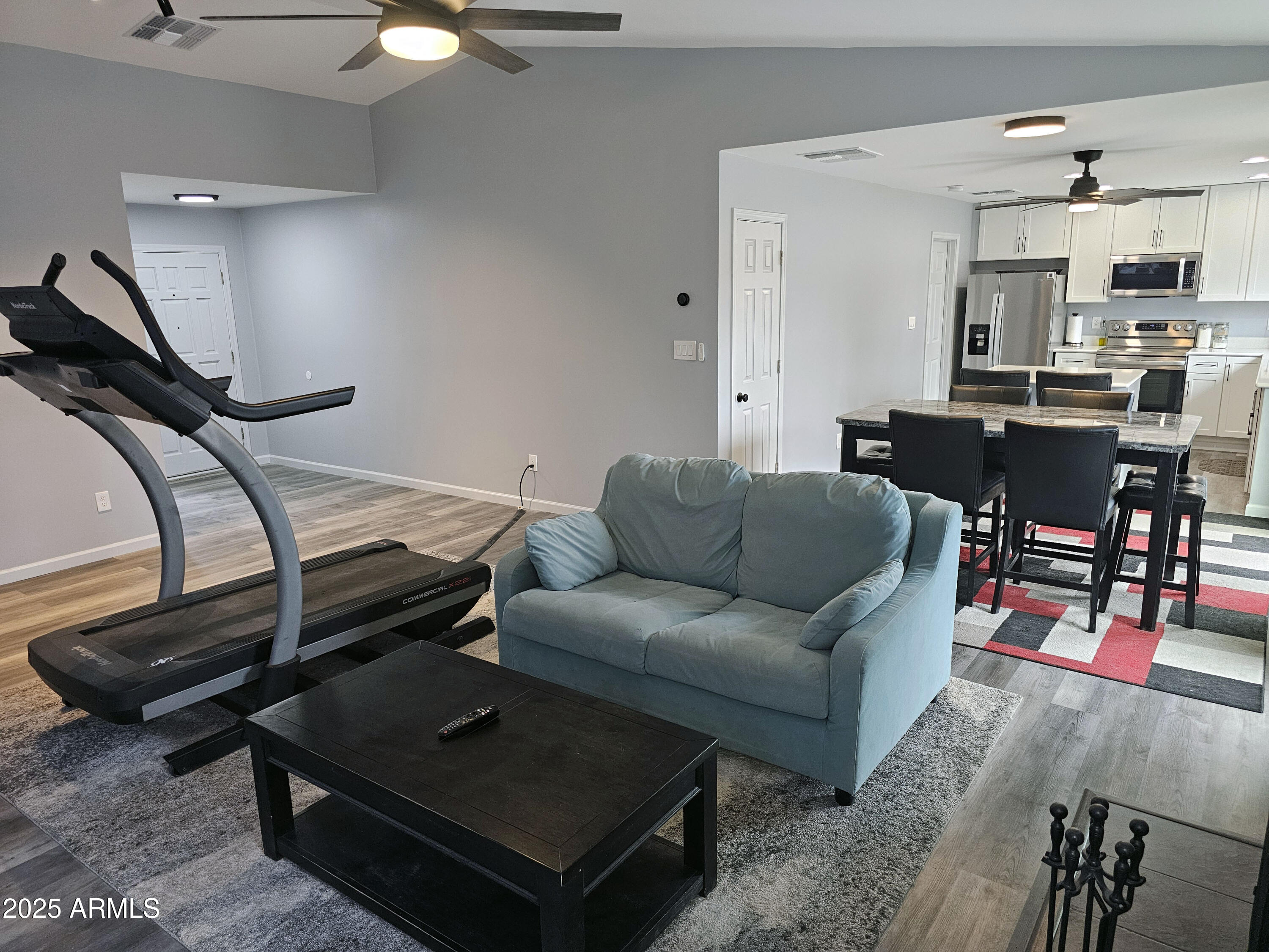 903 W LOUGHLIN Drive