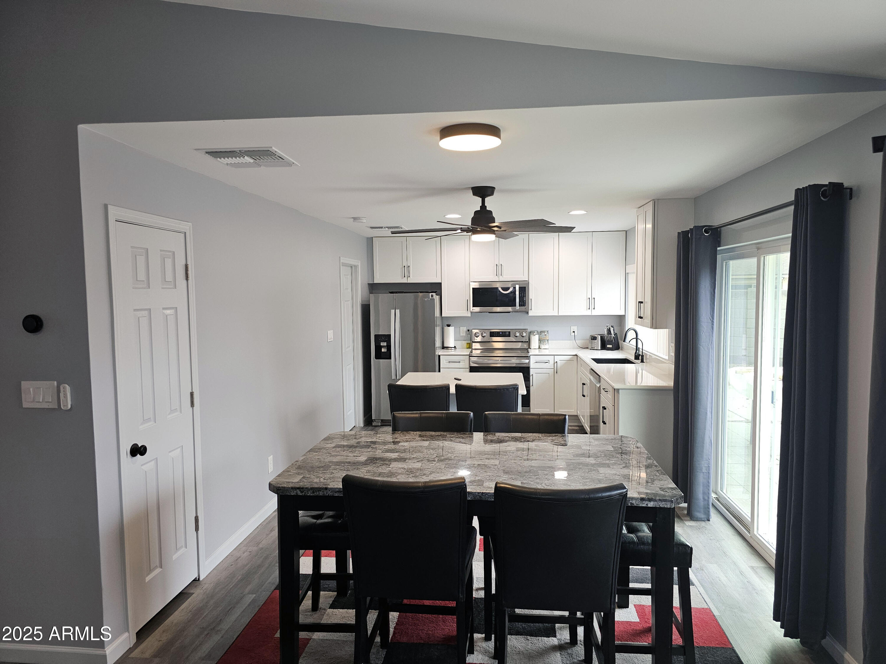 903 W LOUGHLIN Drive