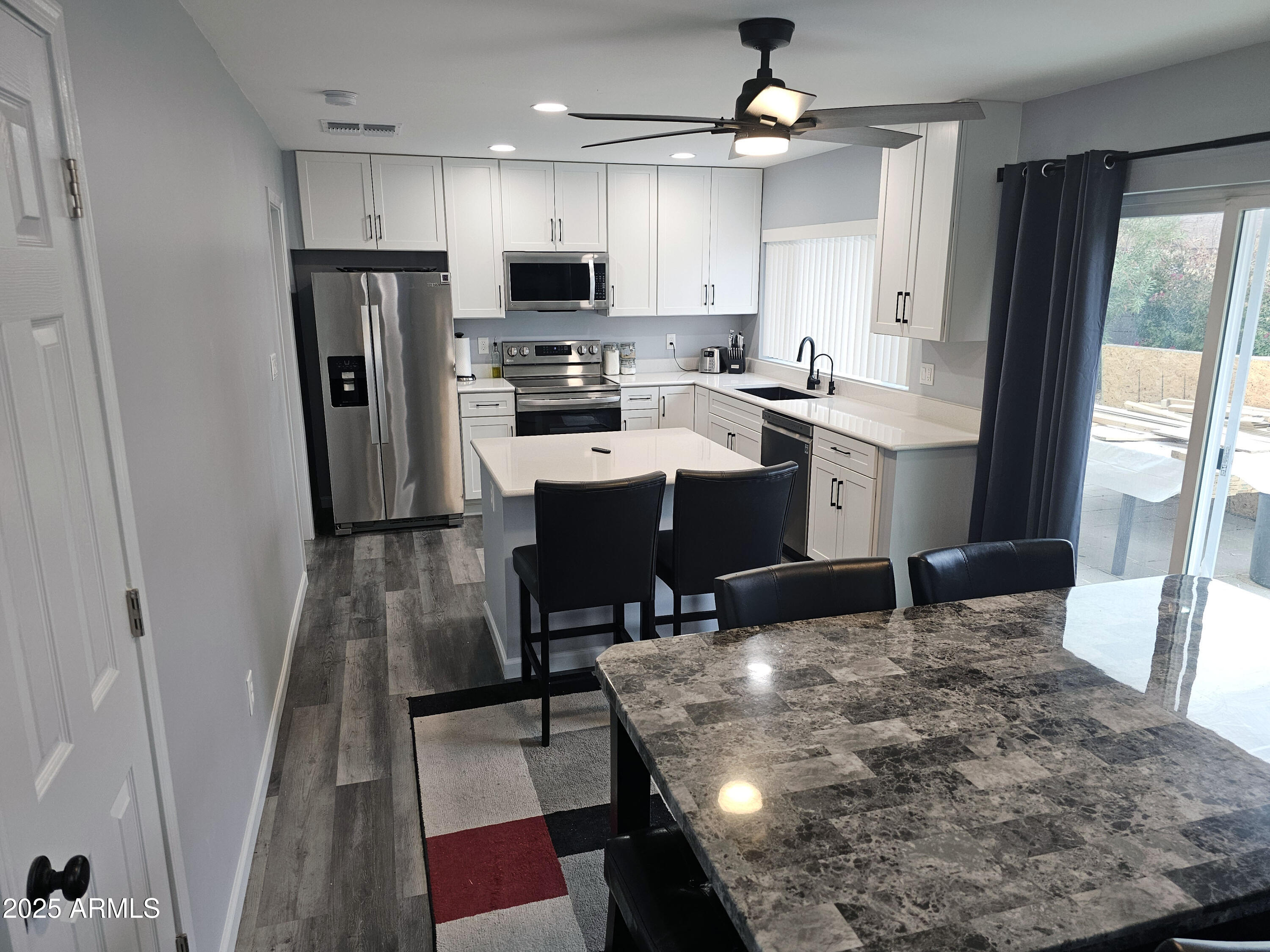 903 W LOUGHLIN Drive