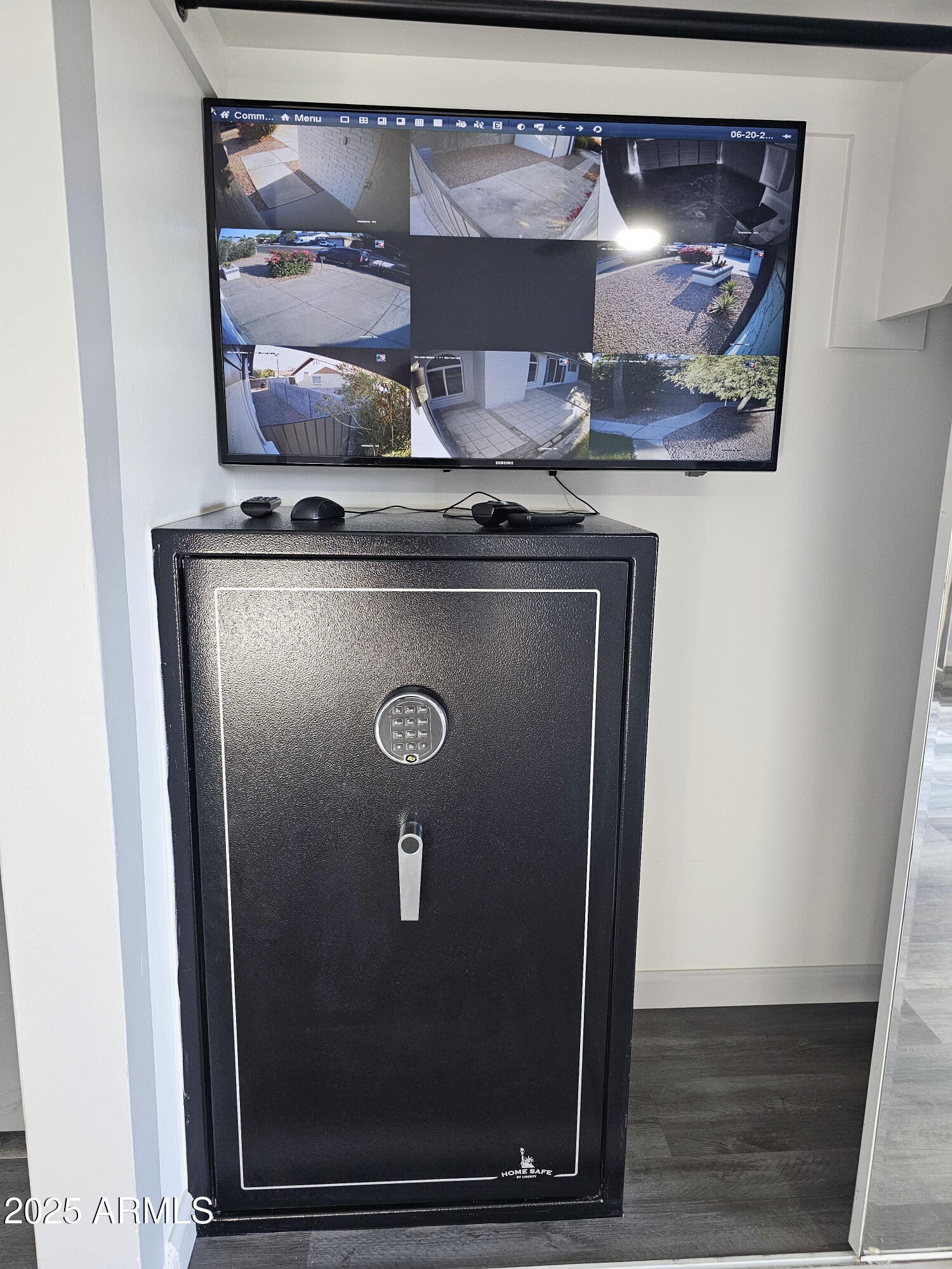 903 W LOUGHLIN Drive