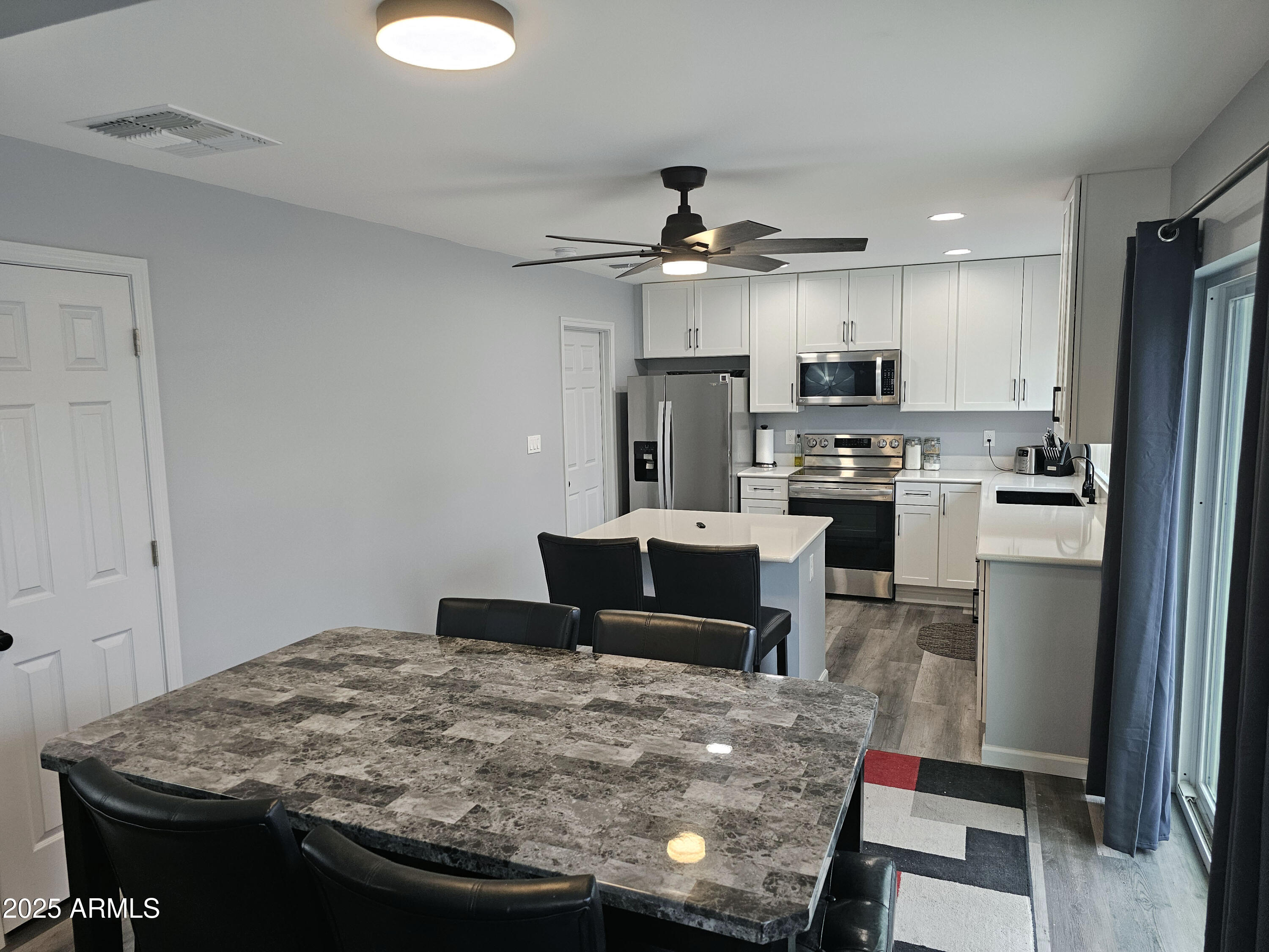 903 W LOUGHLIN Drive