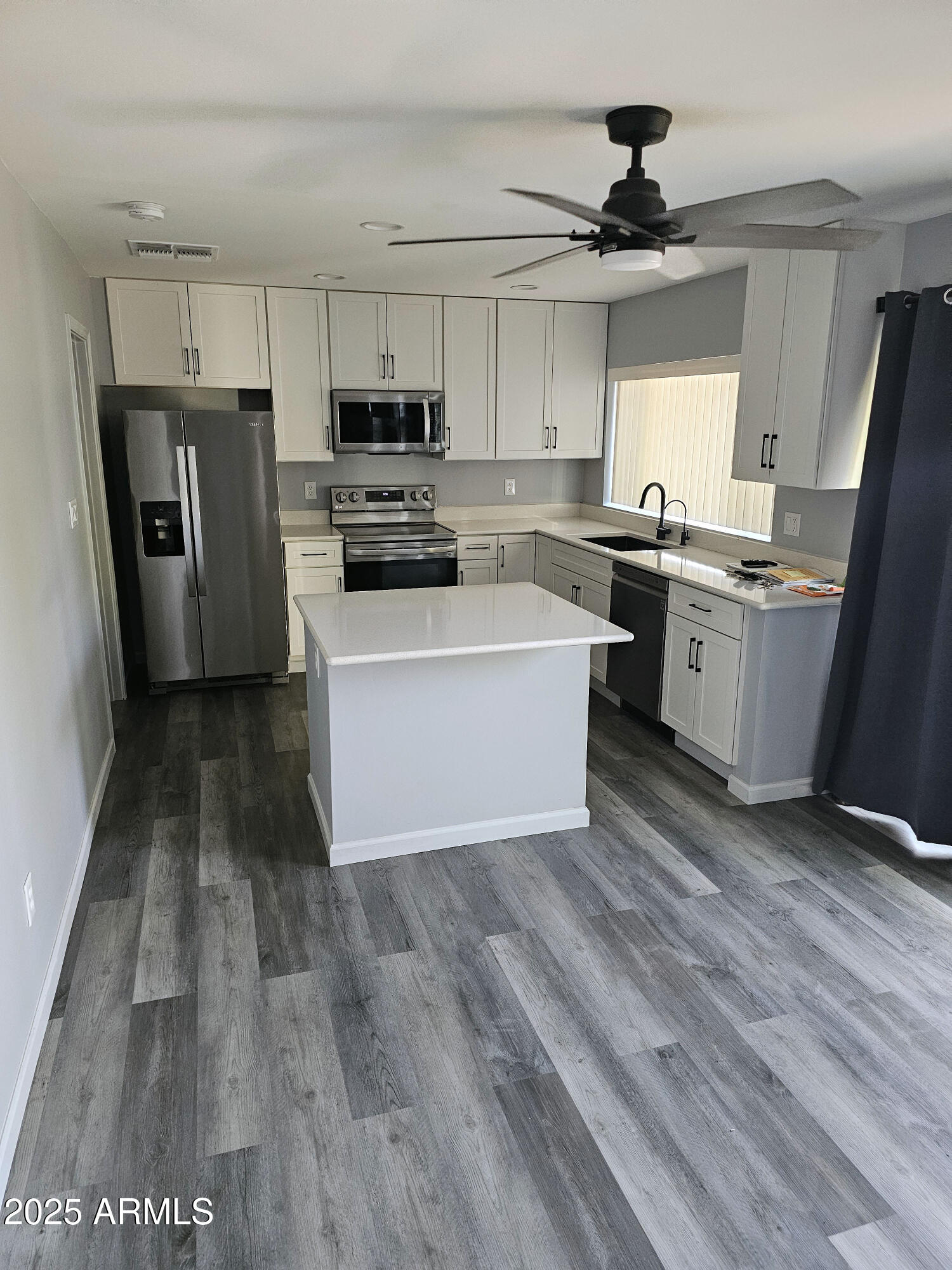 903 W LOUGHLIN Drive