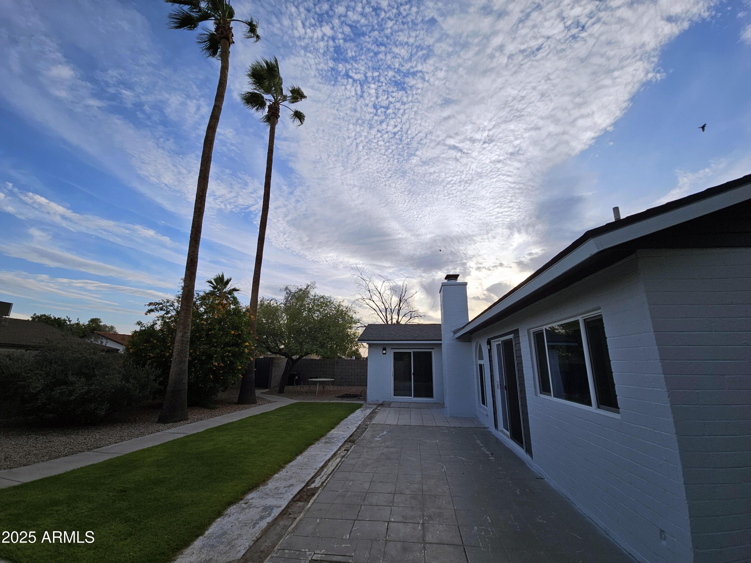 903 W LOUGHLIN Drive