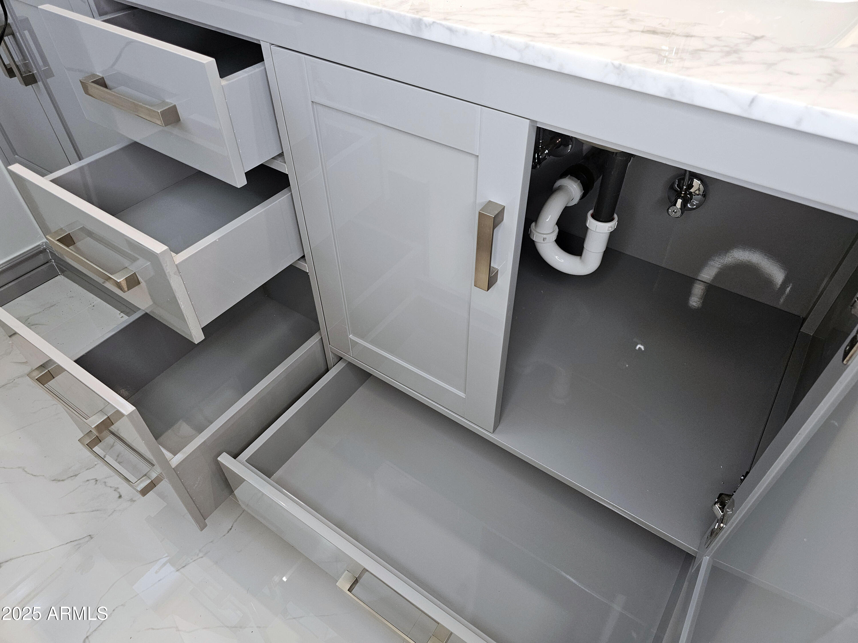 903 W LOUGHLIN Drive