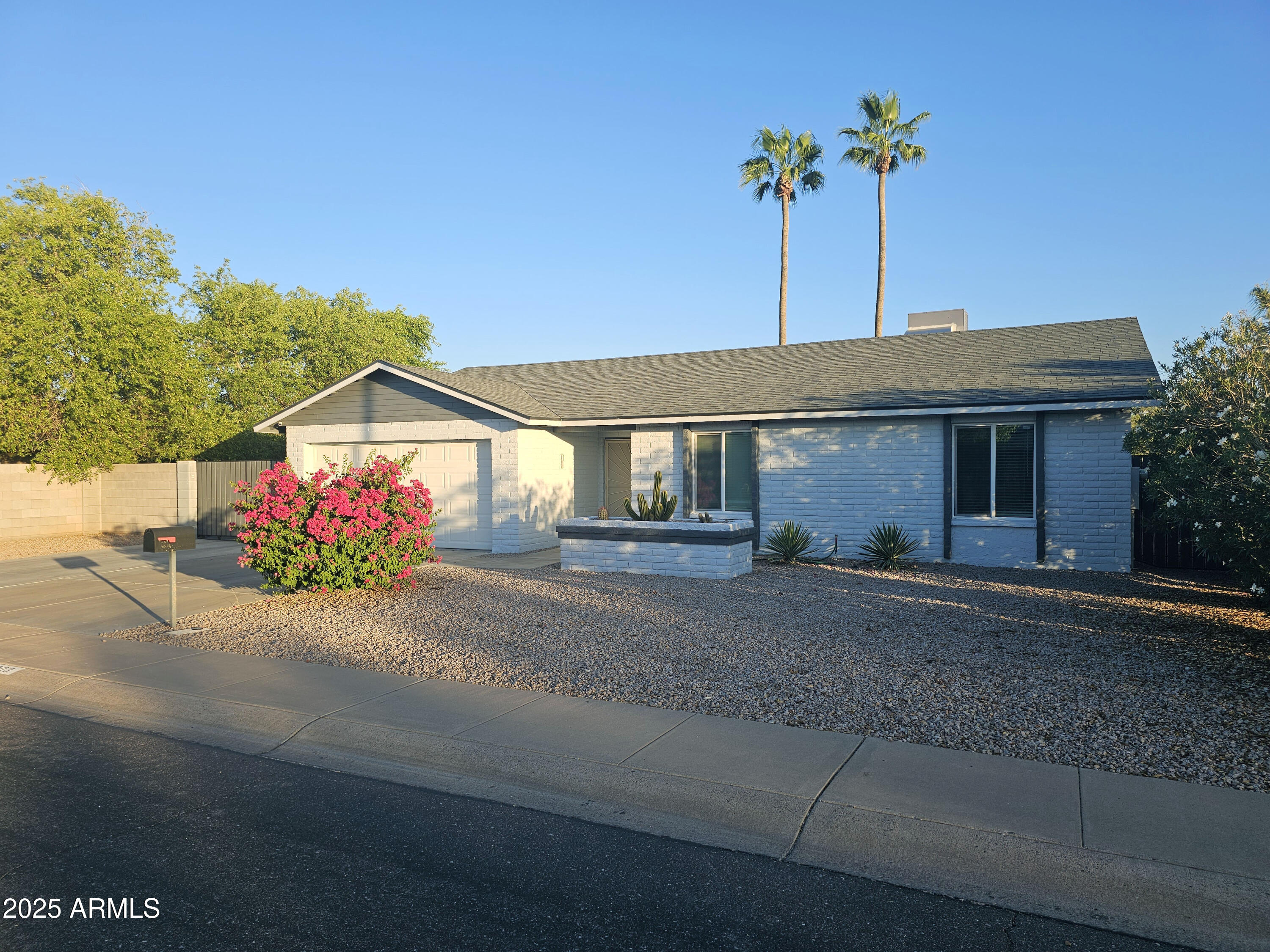 903 W LOUGHLIN Drive