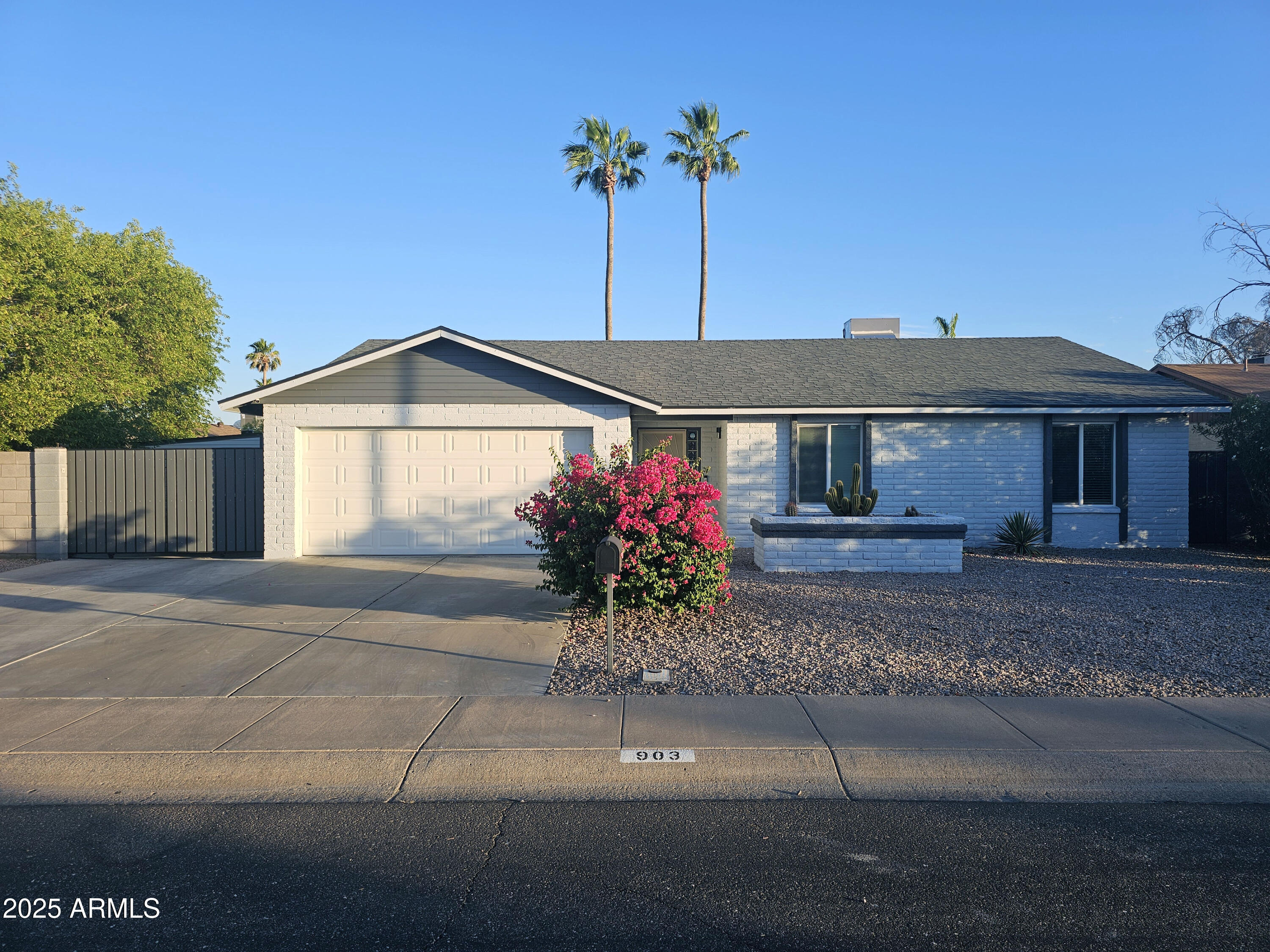 903 W LOUGHLIN Drive