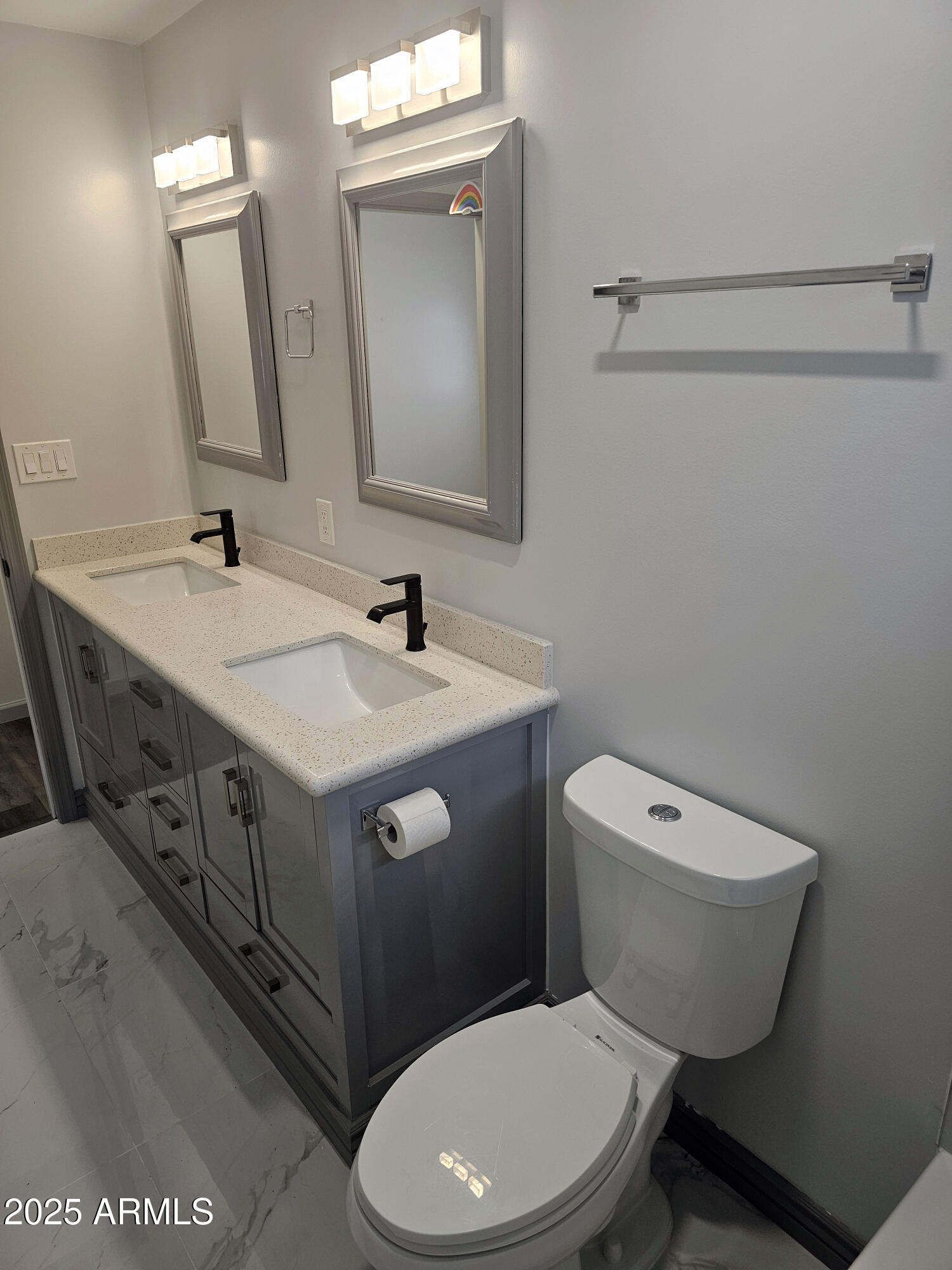 903 W LOUGHLIN Drive