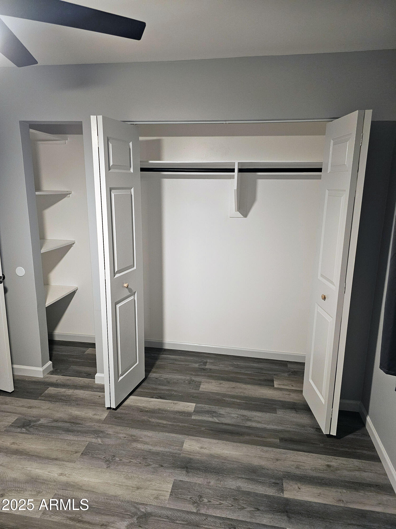 903 W LOUGHLIN Drive